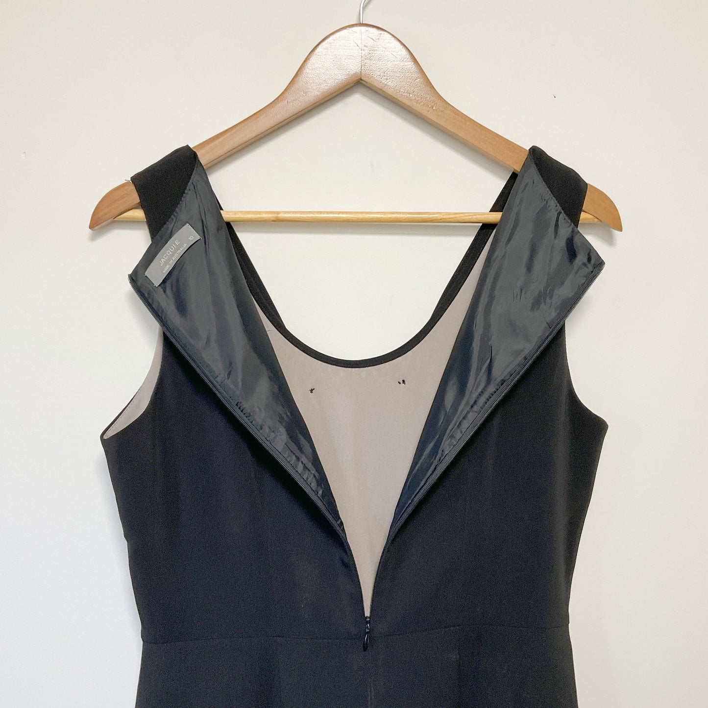 Jacqui E - Sleeveless Dress