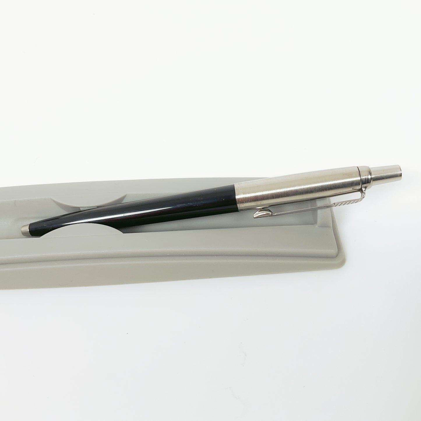 Parker Jotter - Regractable Ball Point Pen - Black