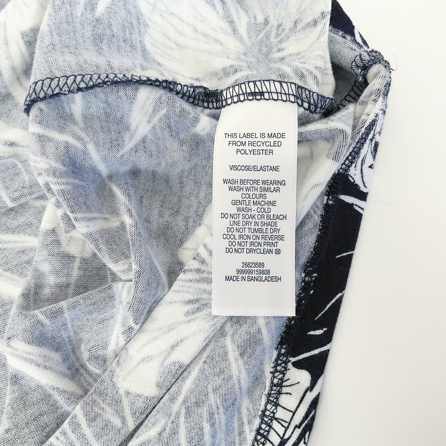 Pickaberry - Black & White Floral Print Tee