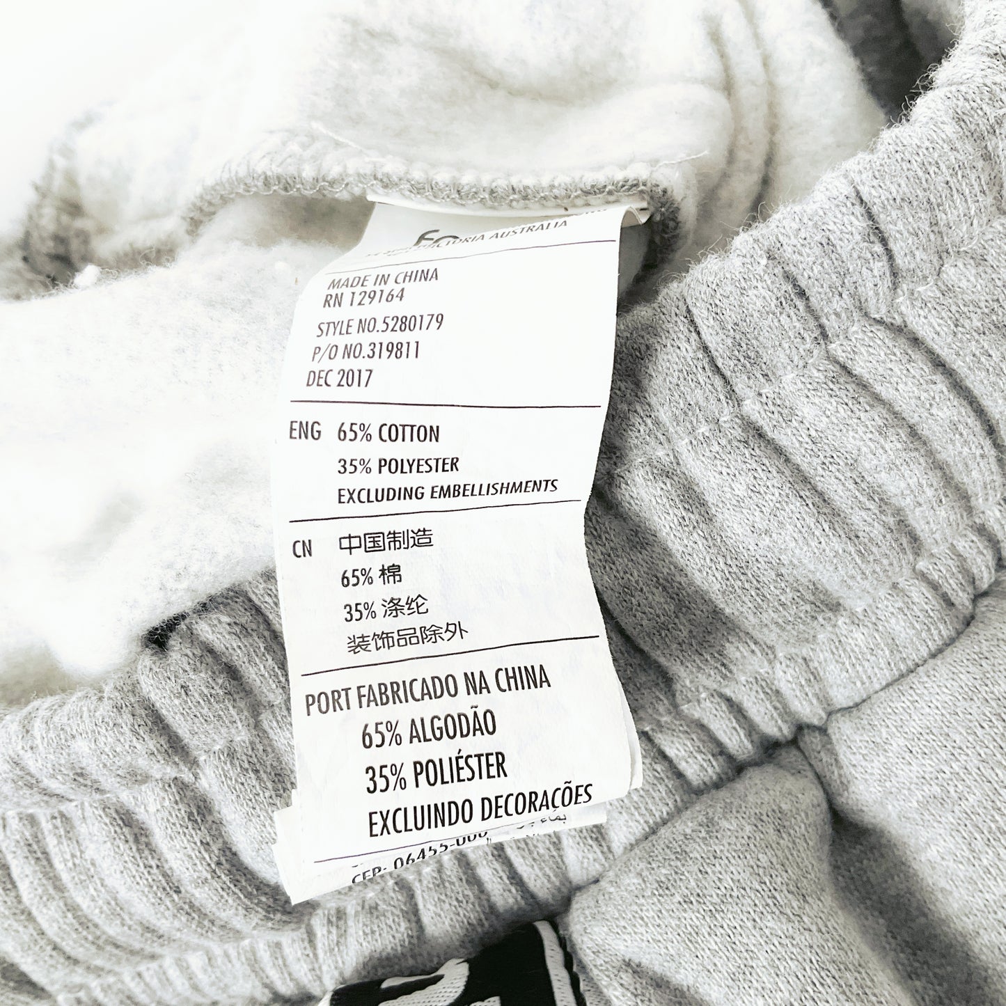 Umbro - Sweatpants in grey