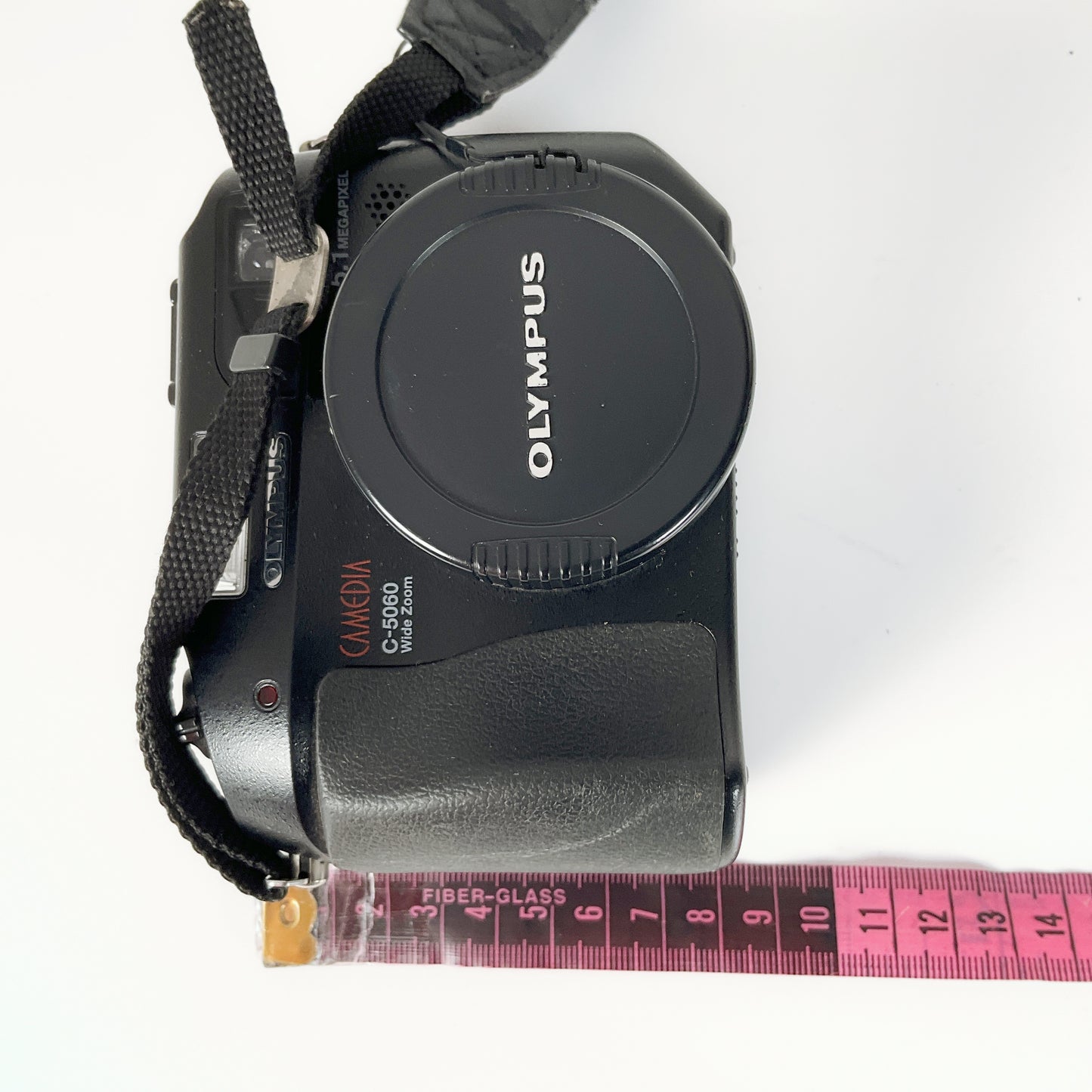 OLYMPUS - CAMEDIA C-5060 Wide Zoom 5.1MP Digital Camera with Case