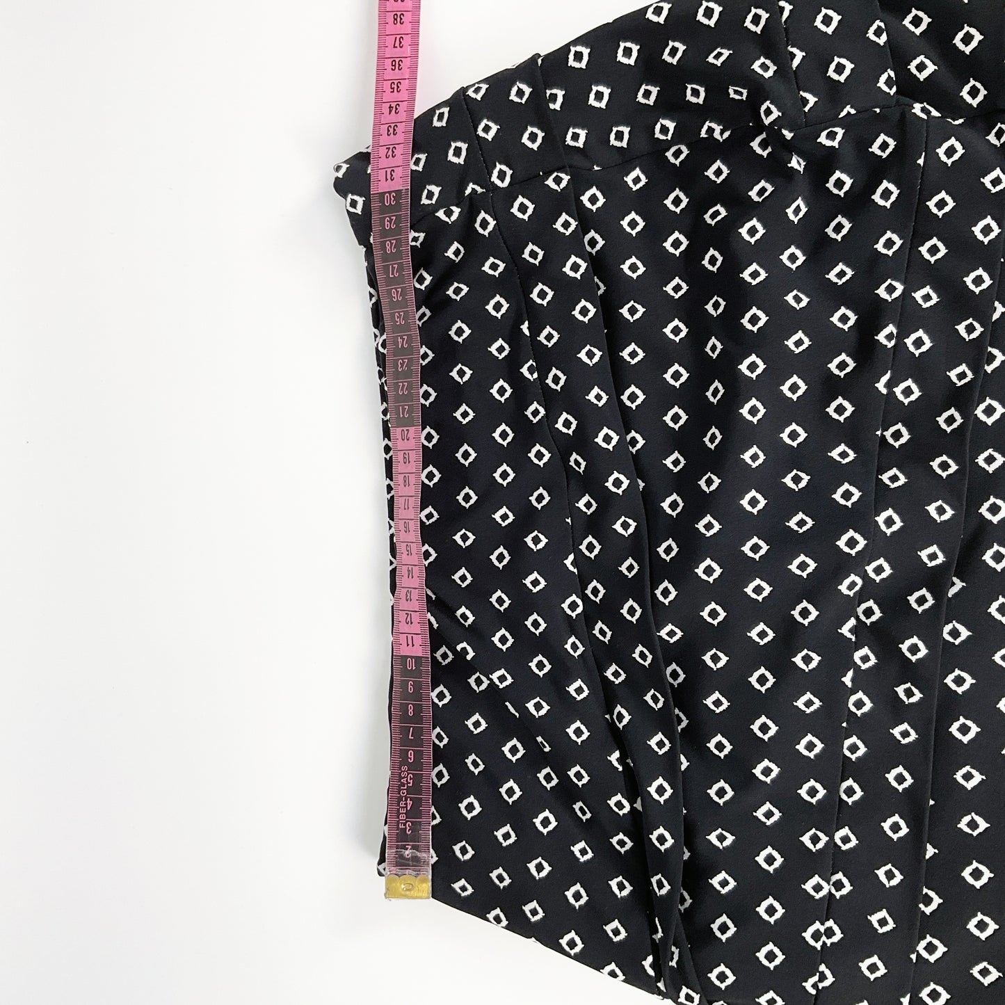 Jacqui E - Black & White Geometric Print Pencil Skirt