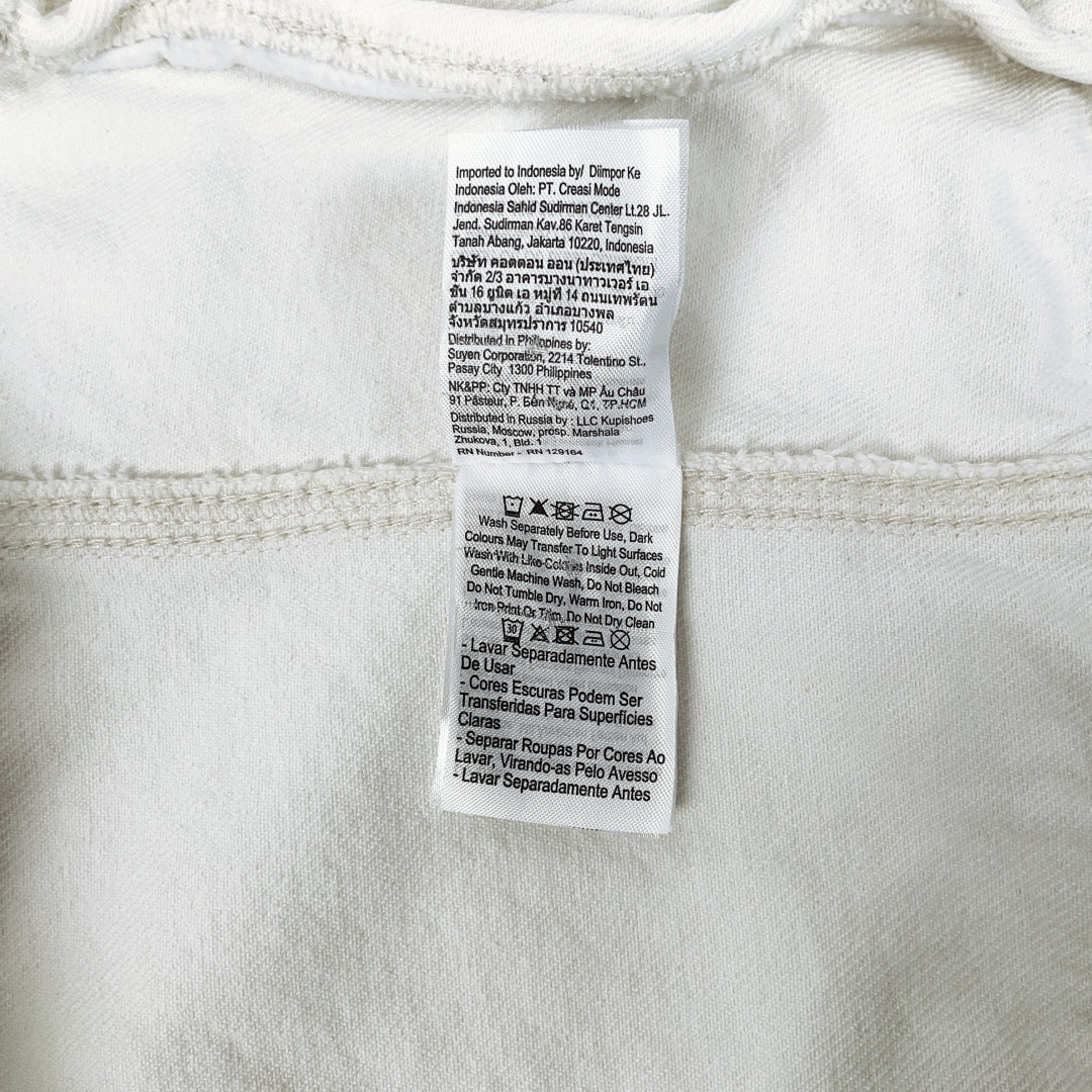 Cotton On - Denim Jacket in White with Contrast Buttons