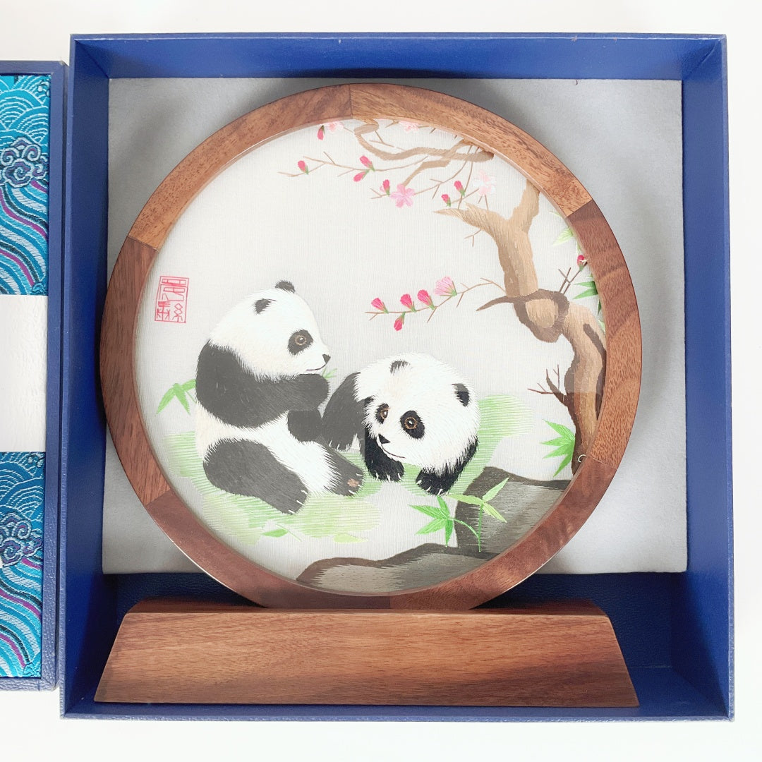 Shu Embroidery Handmade Double-Sided Panda Display Screen