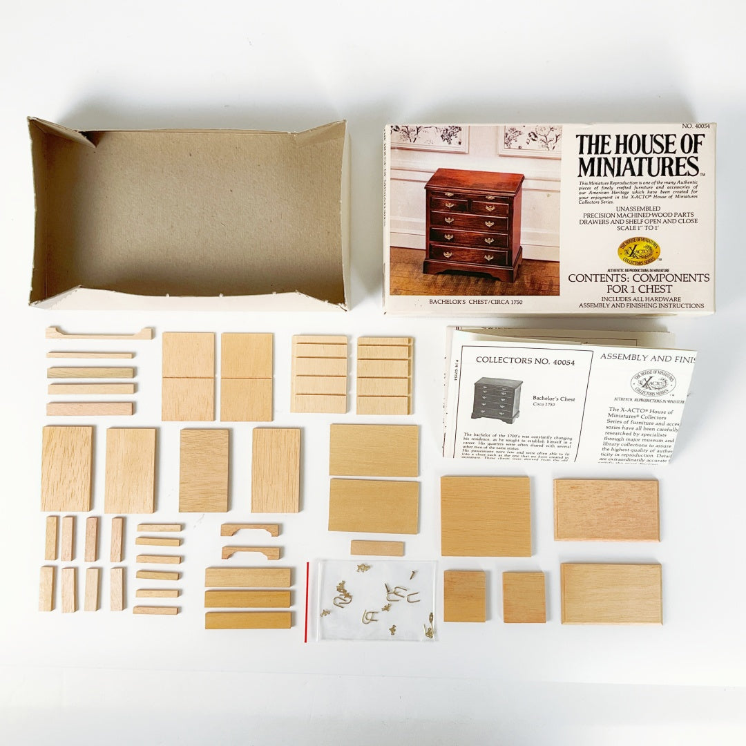 The House of Miniatures – Bachelor's Chest/Circa Kit (NO. 40054)