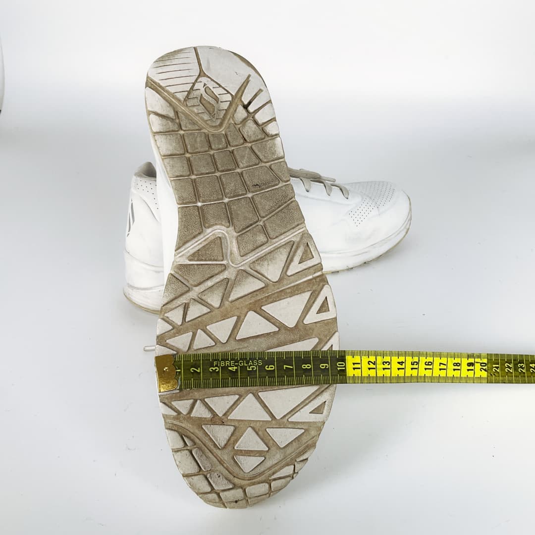 Sketchers - Stand on Air Sneakers