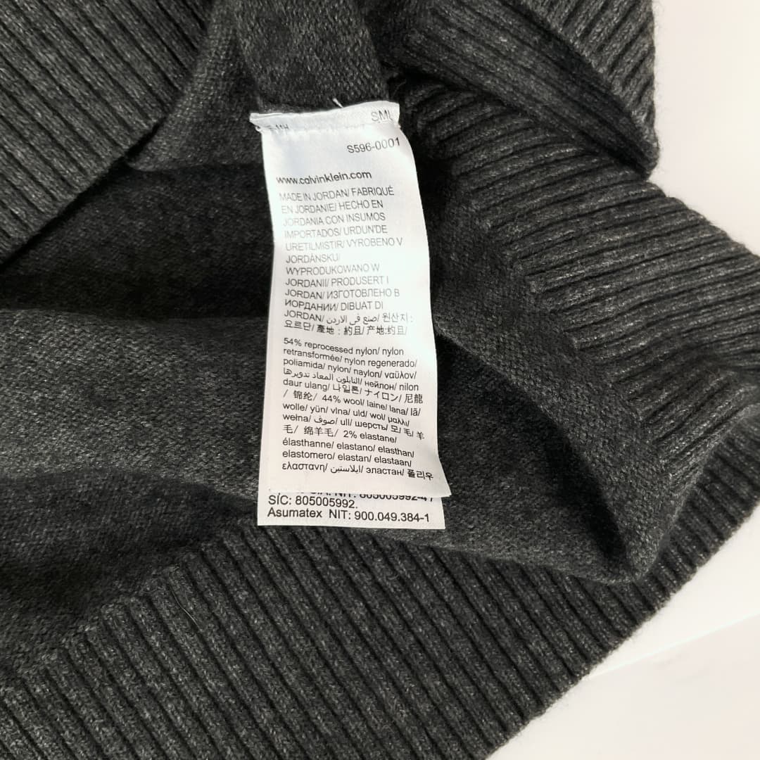 Calvin Klein - Round Neck Knit Sweater