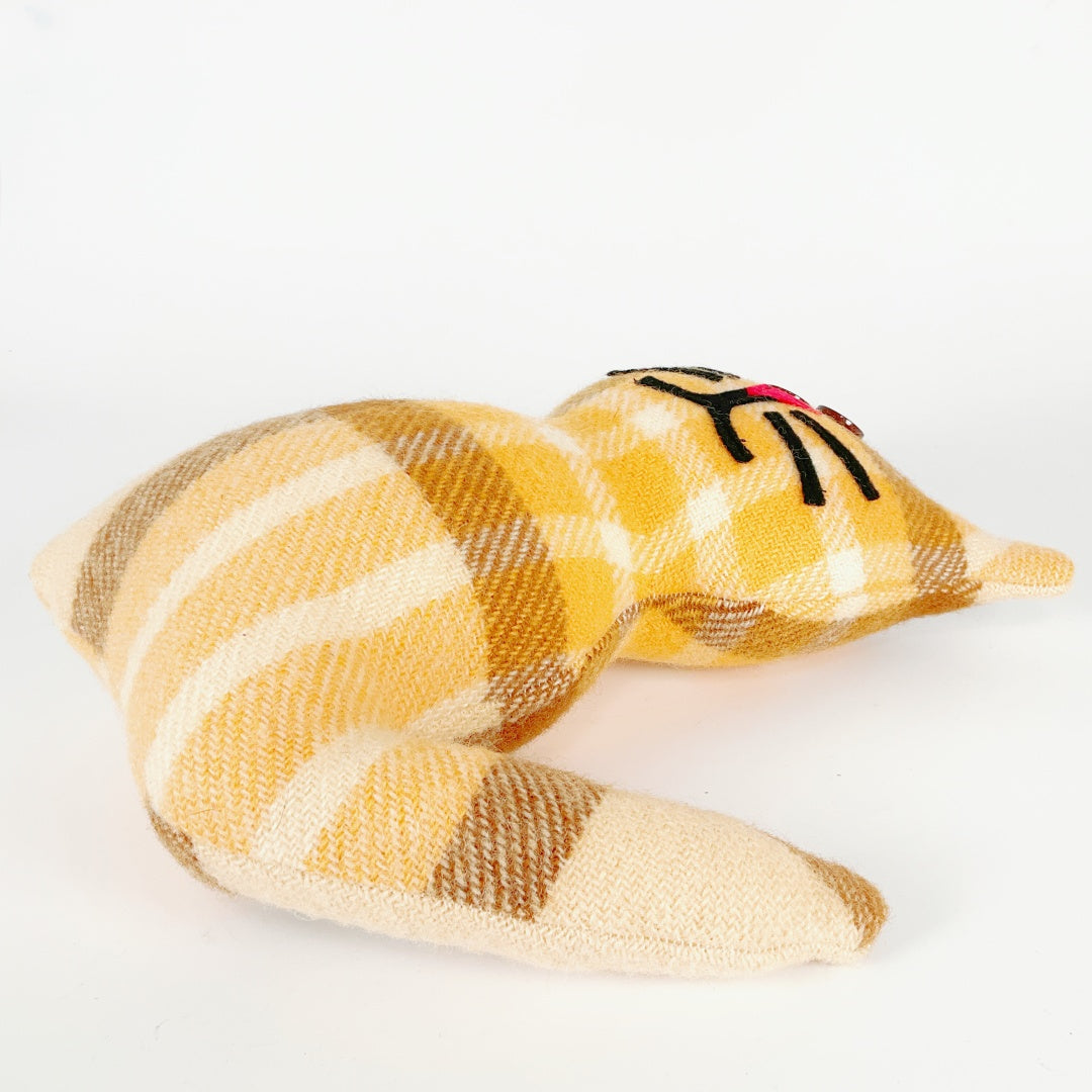 Artearoa – Blanket Cat – Mustard Yellow Check