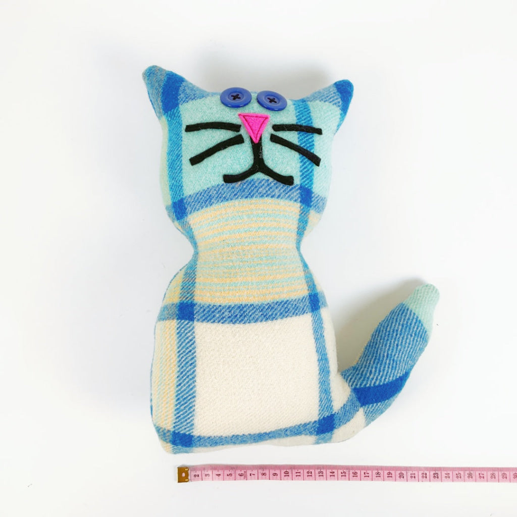 Artearoa – Blanket Cat – Blue & Cream Check