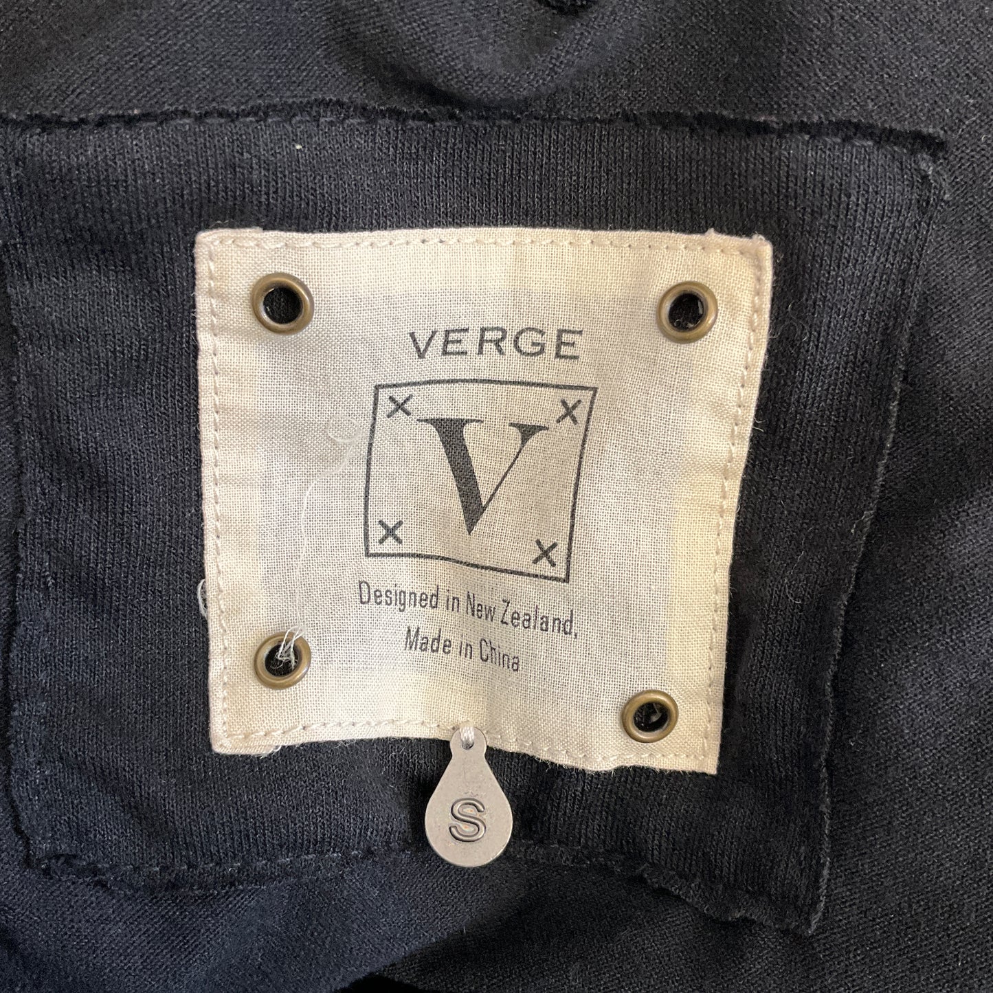 Verge - Black Cropped Cardi