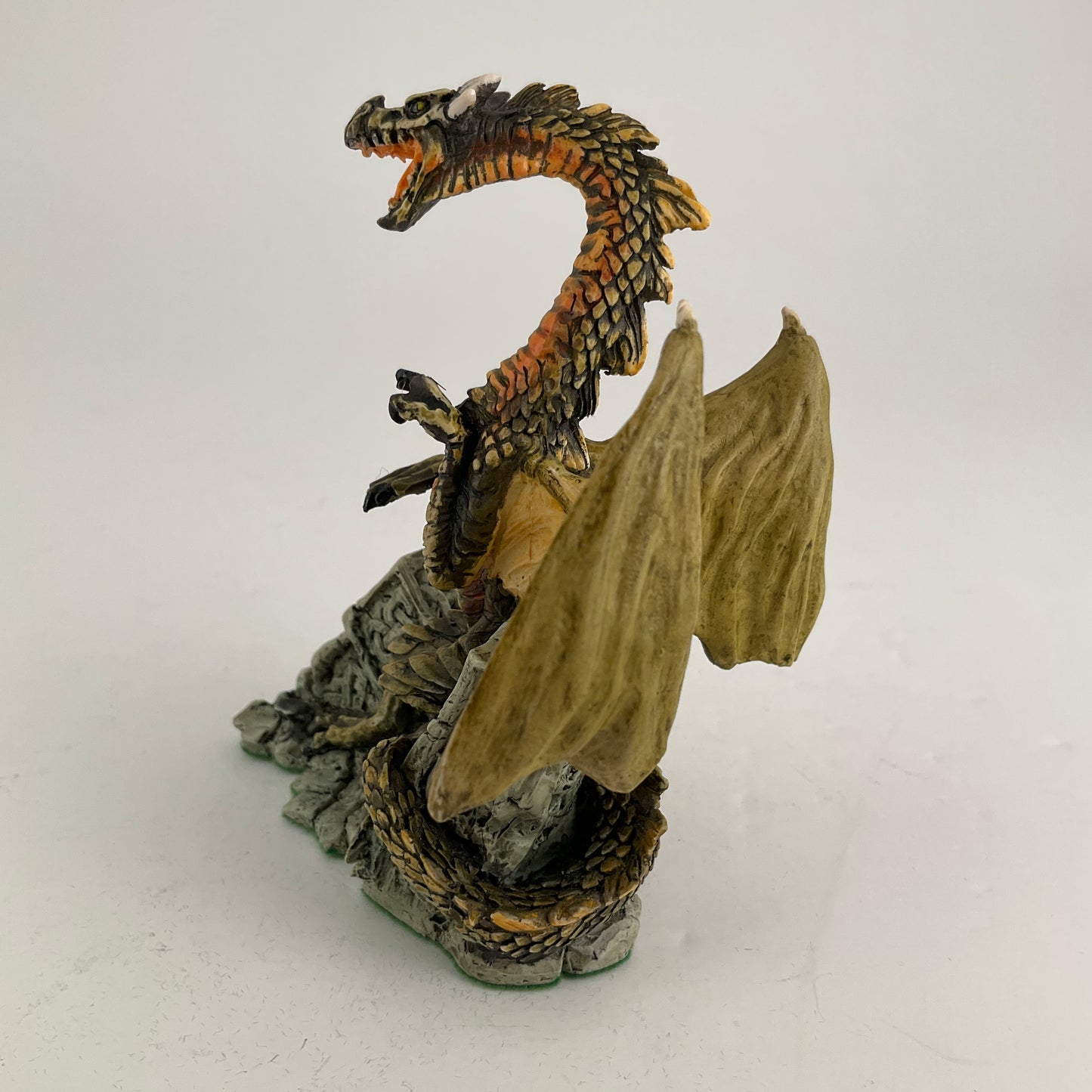 Enchantica - Baslefk Dragon EN2303