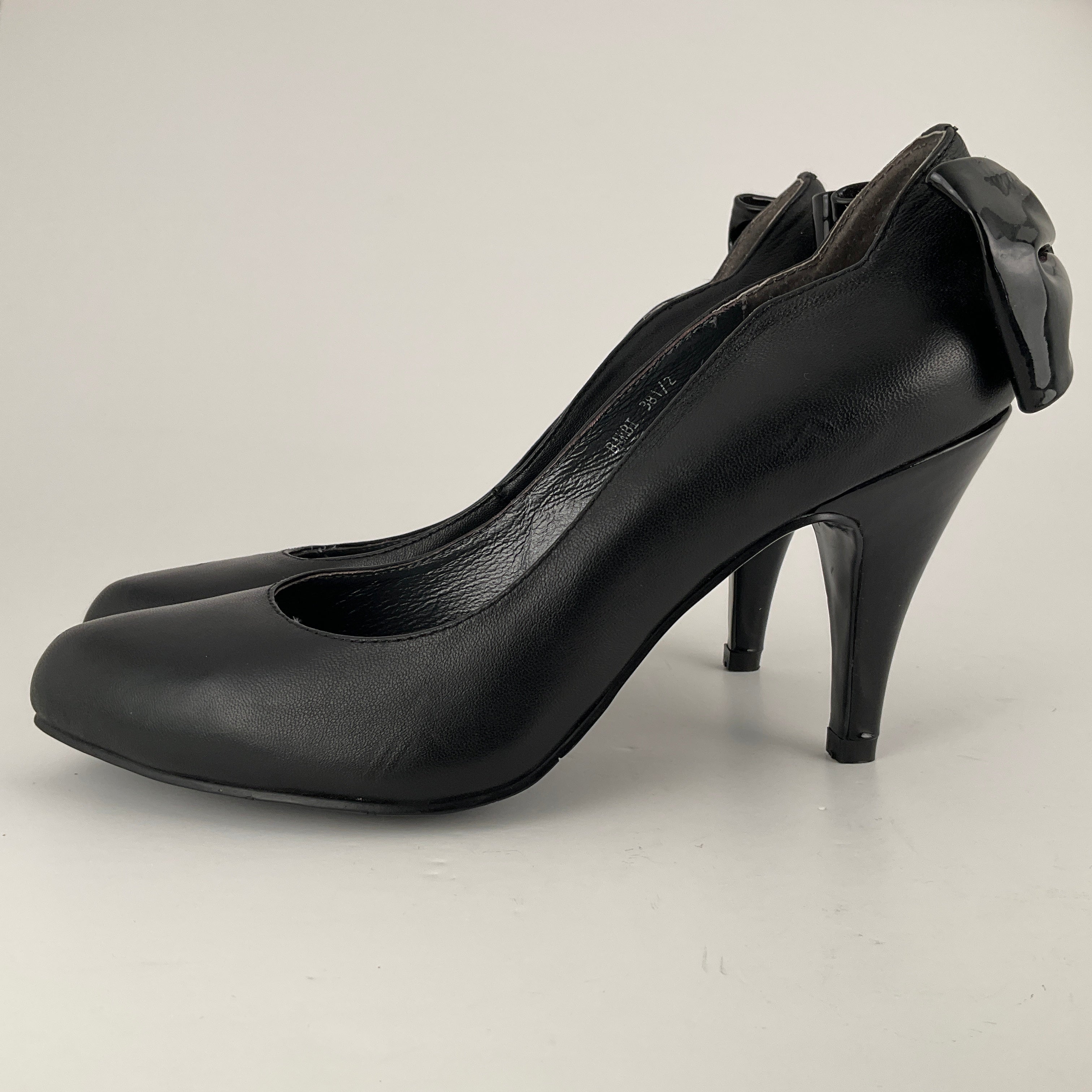 Size 2 black outlet heels