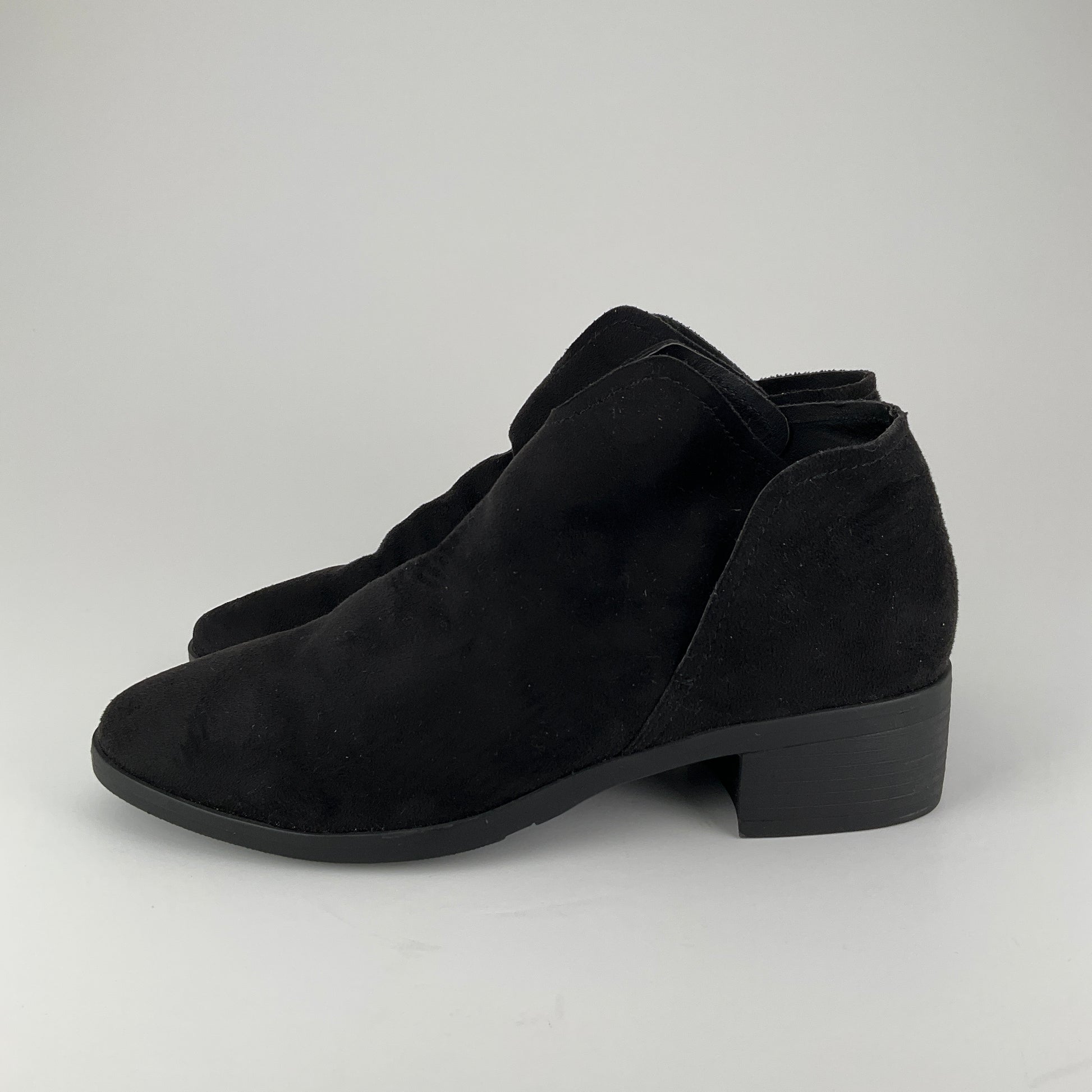 Celebrity -Ankle Boots - Size 6 – SPCA Op Shops