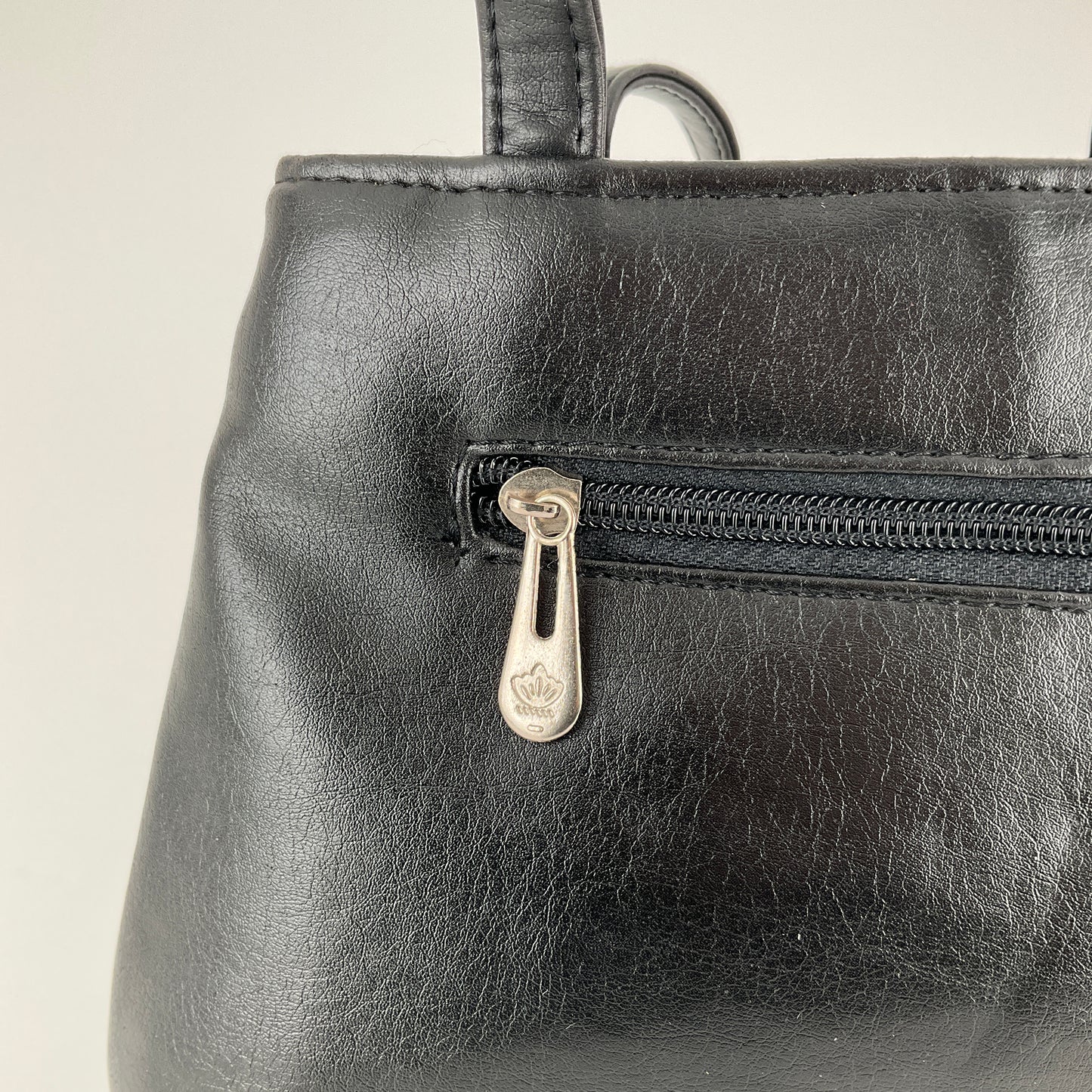 Maurio - Small Handbag