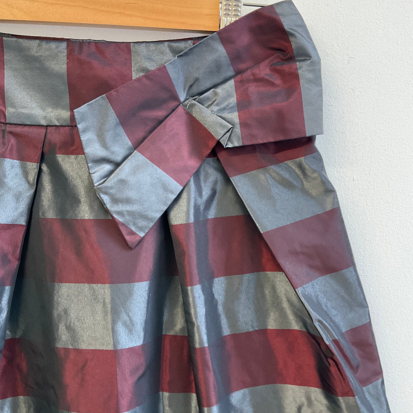 Cue - Grey/Red Striped Skirt