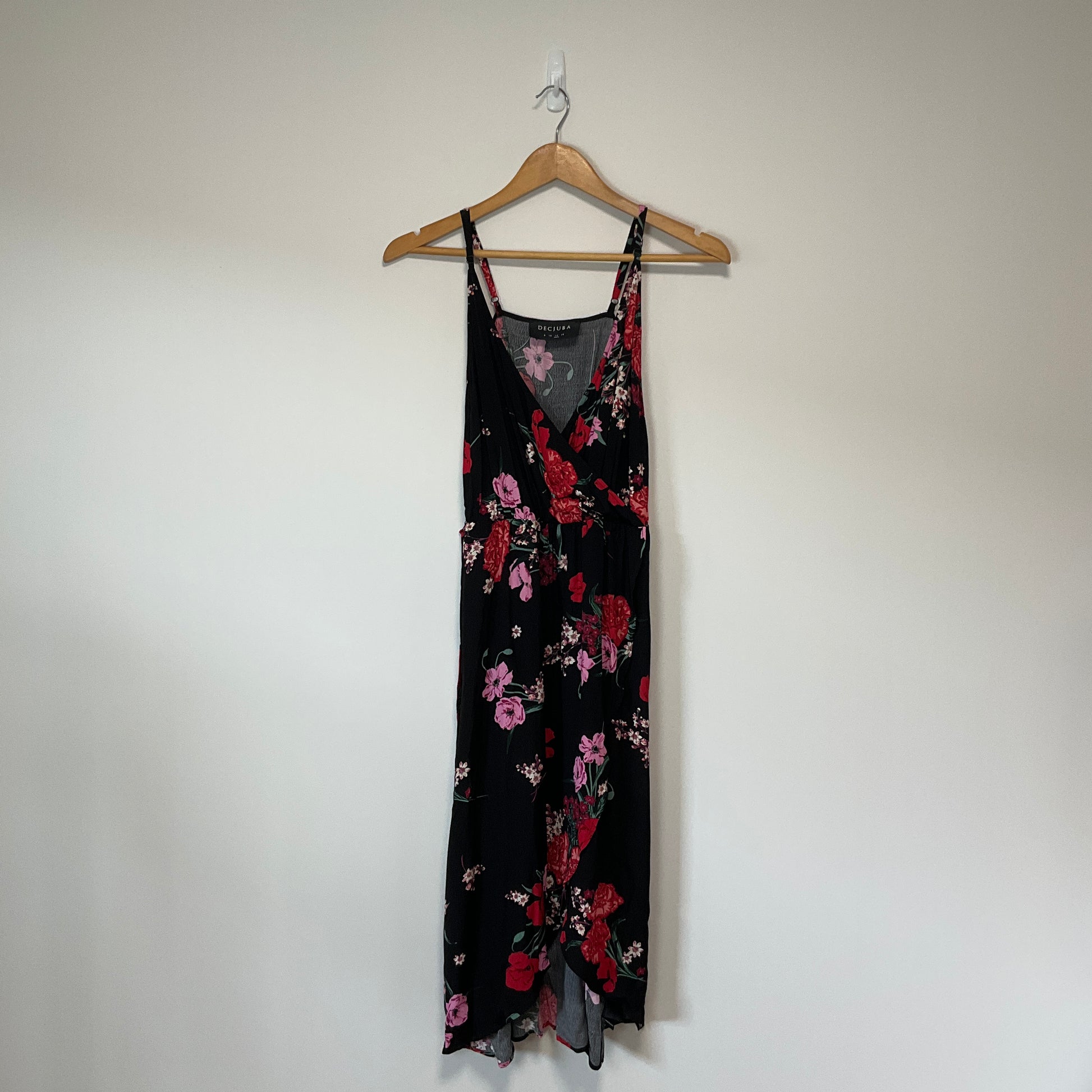 Decjuba - Floral High Low Midi Dress – SPCA Op Shops