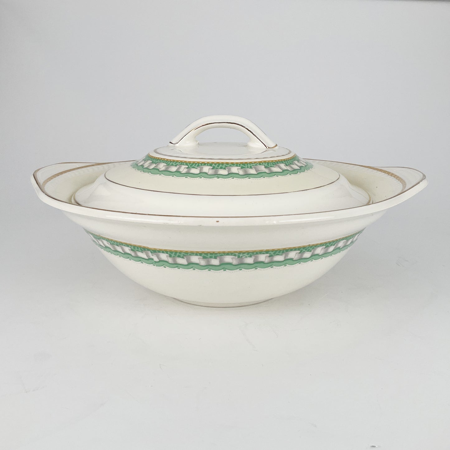 Portland Pottery - Serving Bowl with Lid