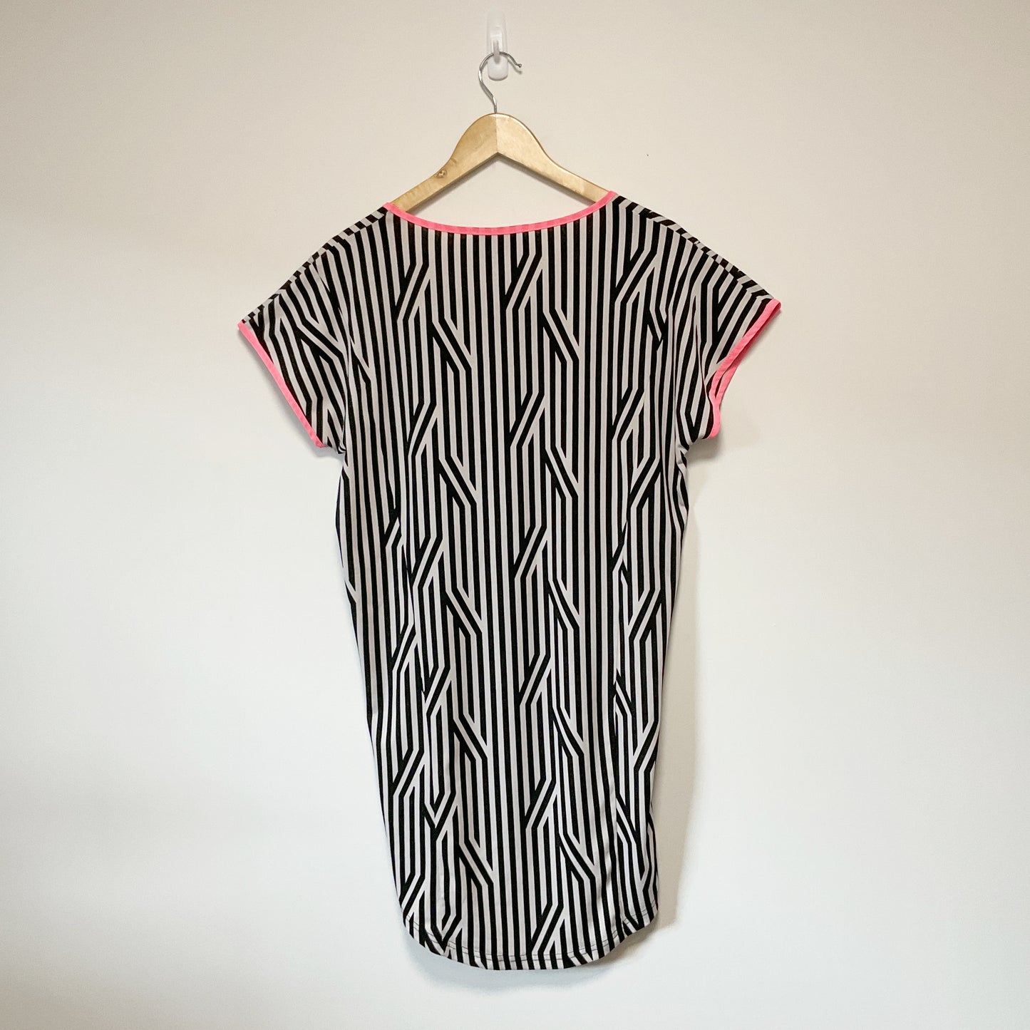 Charlo - Round Neck Black & White Top