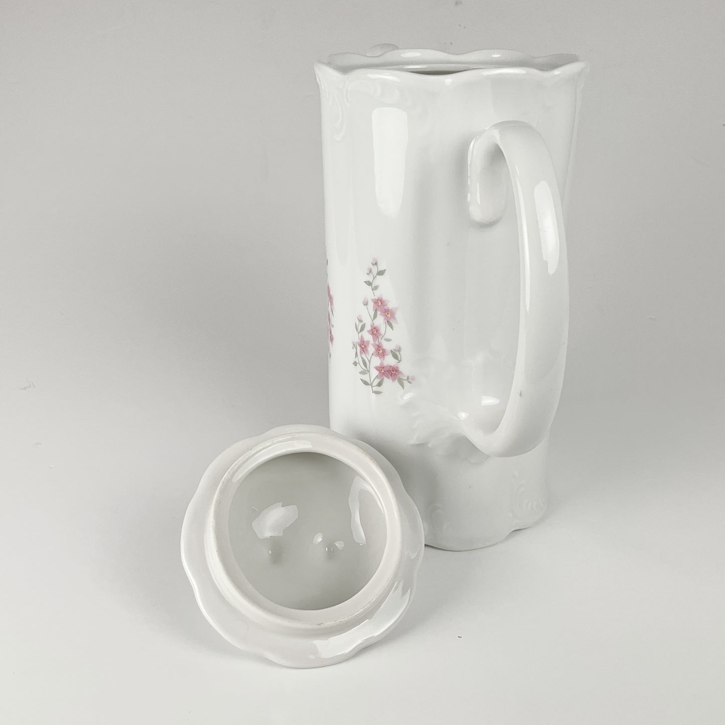 ARPO - Embossed Porcelain Coffee Pot