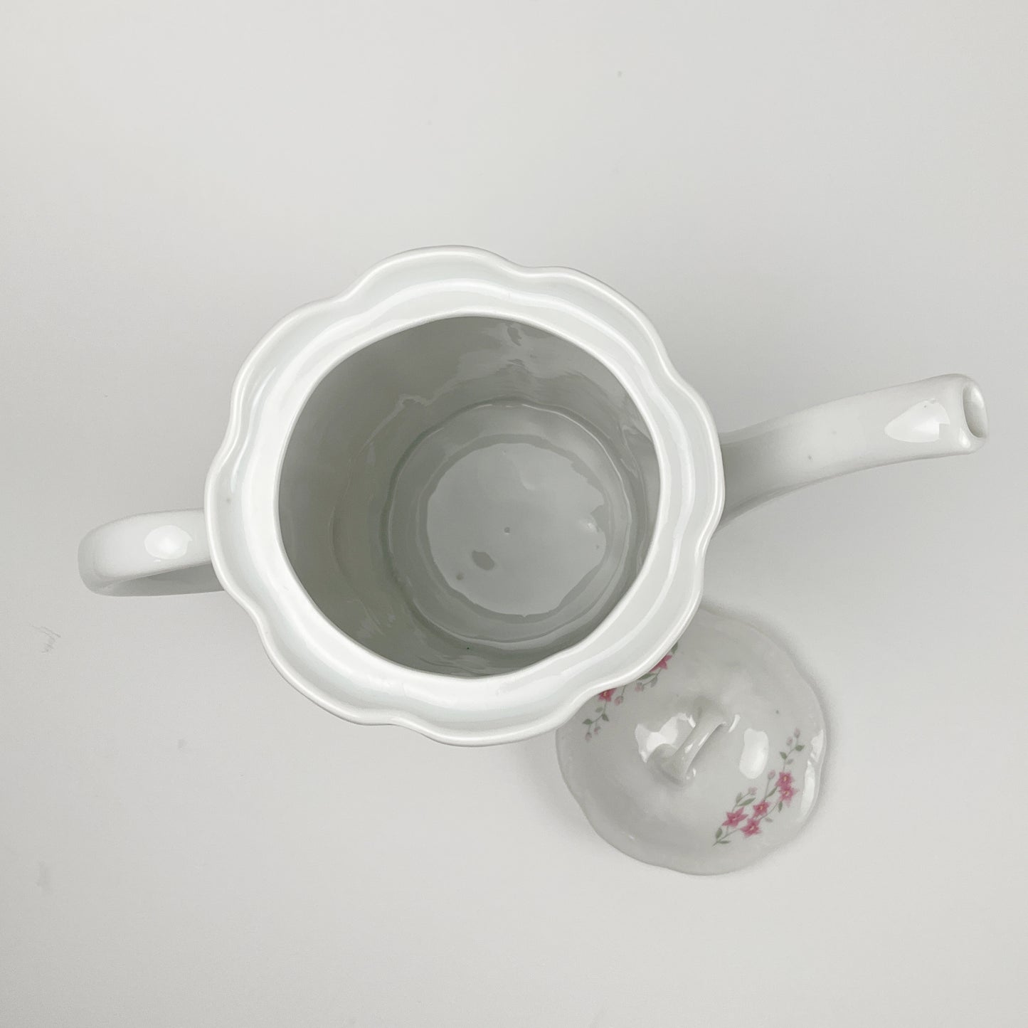 ARPO - Embossed Porcelain Coffee Pot