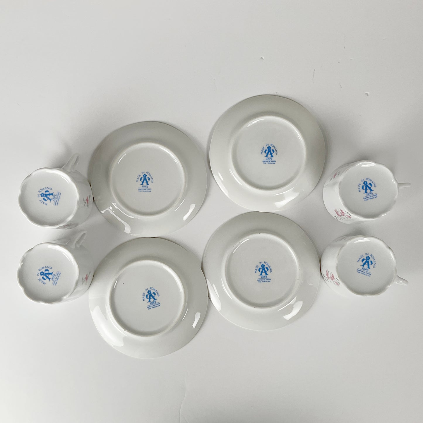 ARPO - Embossed Porcelain 4 Teacup and Saucer Sets