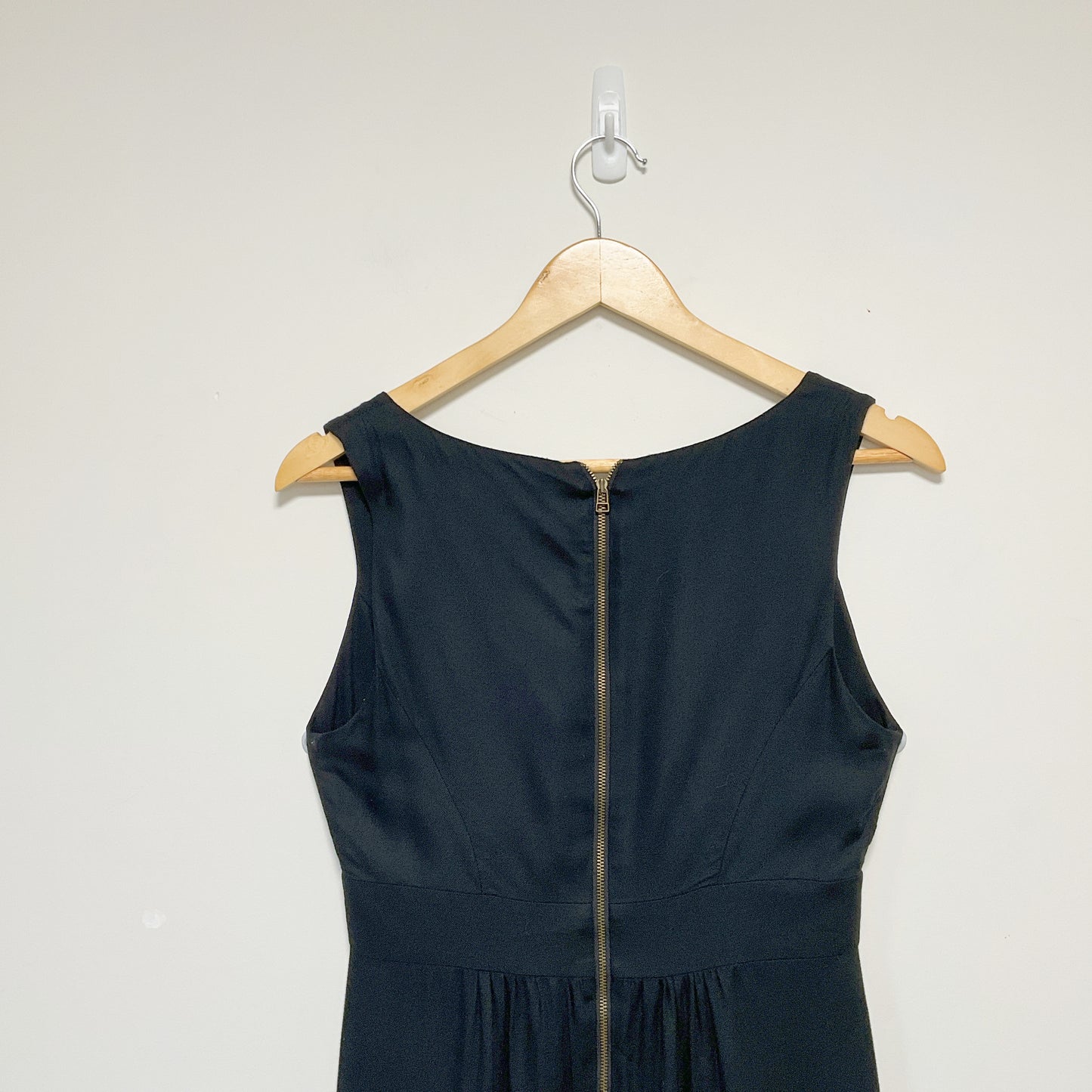 CUE - Black Sleeveless Dress