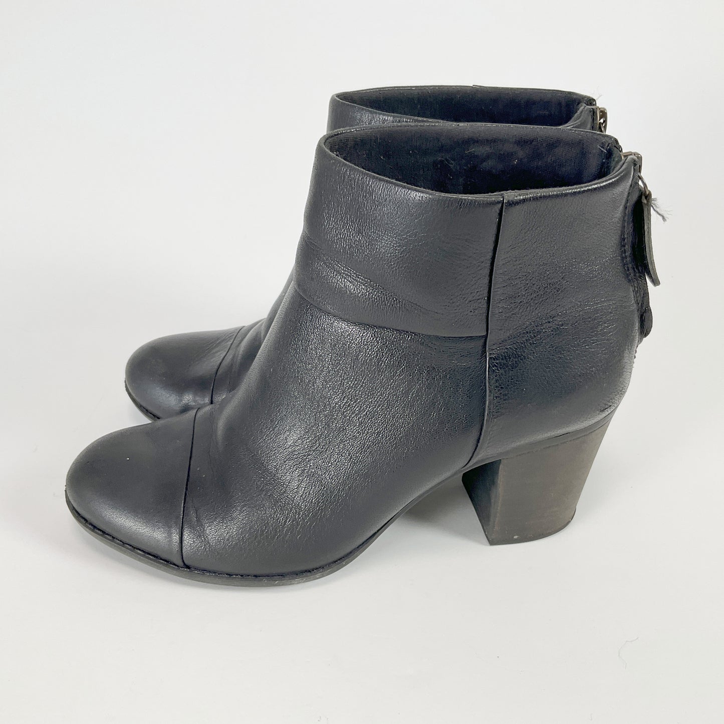 Clarks - Enfield Tess Women Black Leather Zip Ankle Boots
