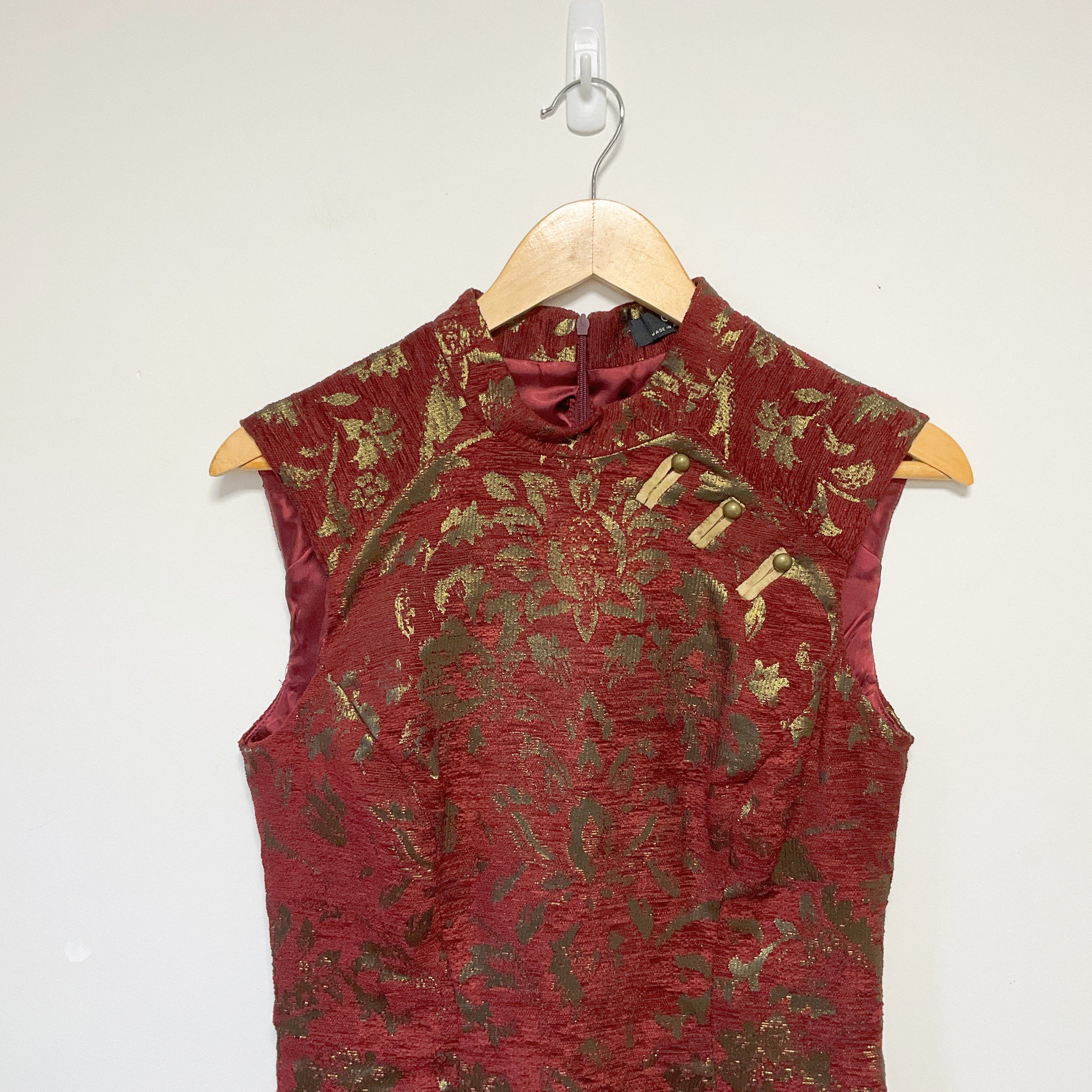 Cue - Red and Gold Mandarin Collar Dress SPCA Op Shops Cue - Red and Gold Mandarin Collar Dress SPCA Op Shops