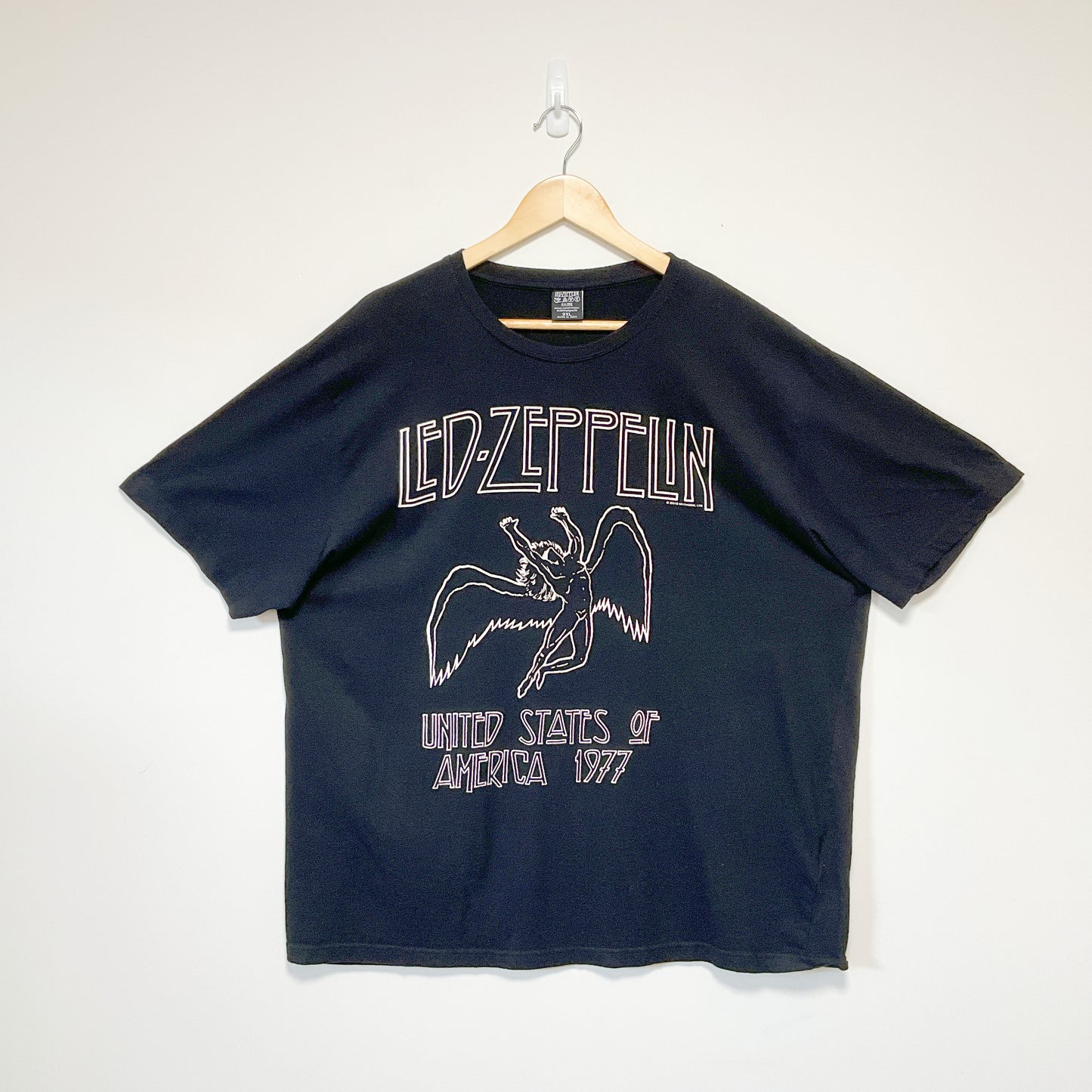 Led Zeppelin - Swan Song US Tour 1977 White Logo Men's Black T-Shirt