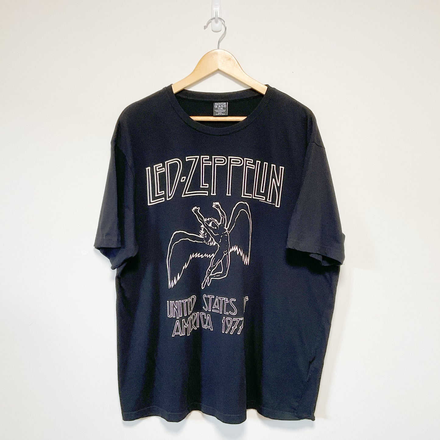 Led Zeppelin - Swan Song US Tour 1977 White Logo Men's Black T-Shirt