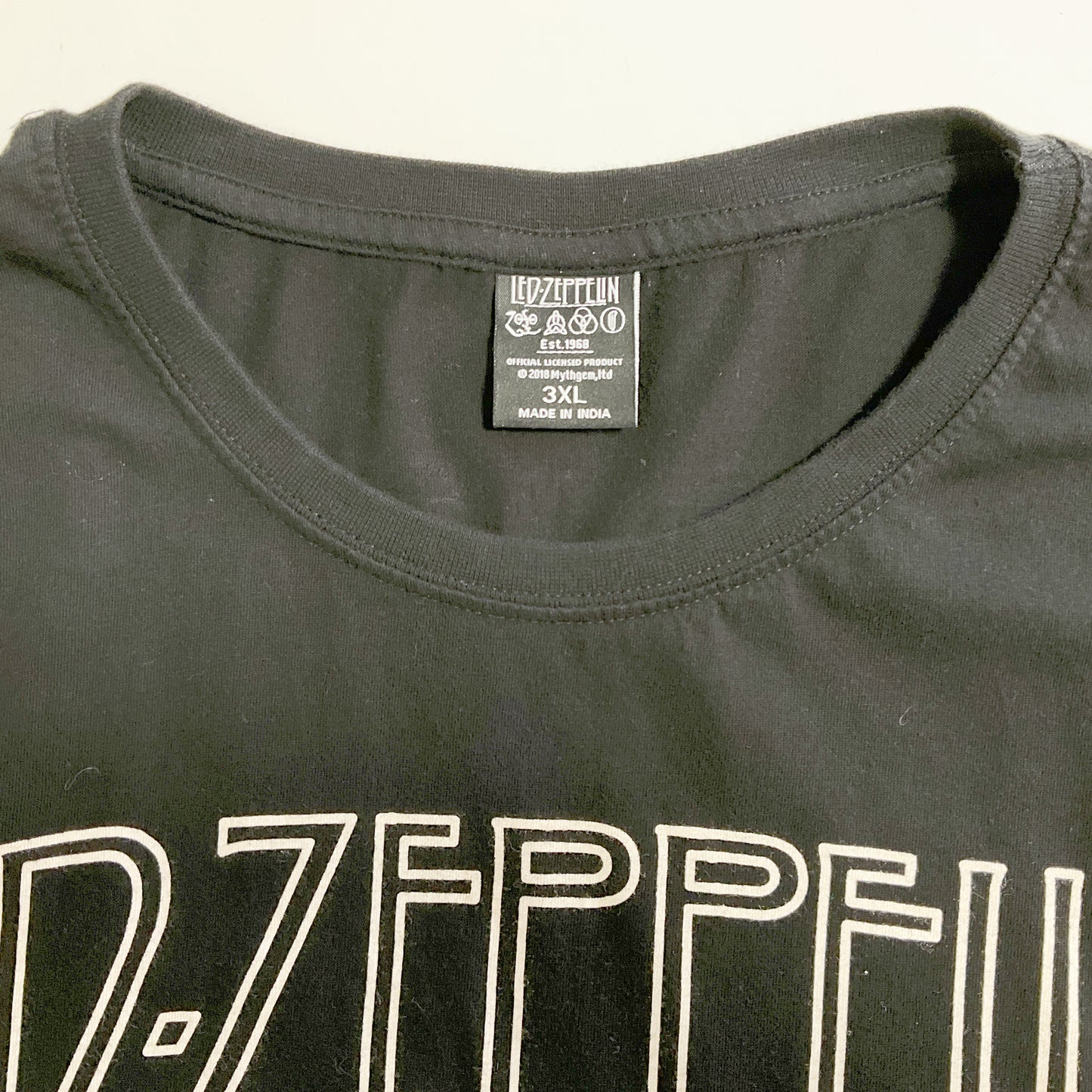 Led Zeppelin - Swan Song US Tour 1977 White Logo Men's Black T-Shirt