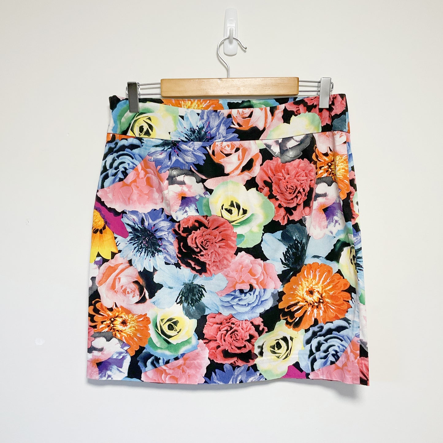 Grace- Floral print mini skirt