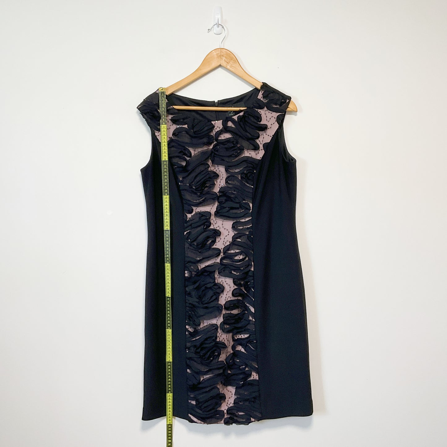 Frank Lyman - Sleeveless Sequin Dress