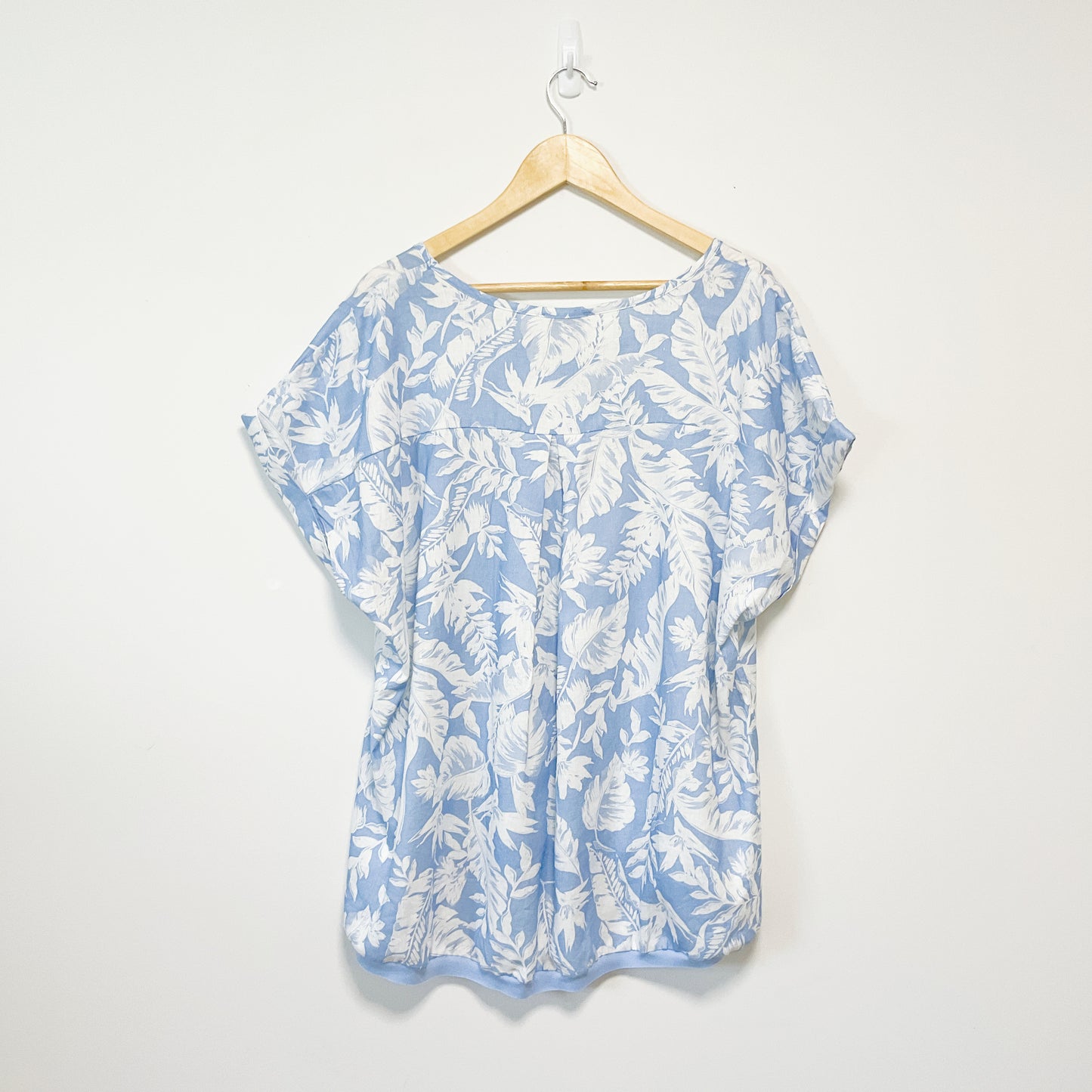 Capture - Blue Leaf Linen Blend Top