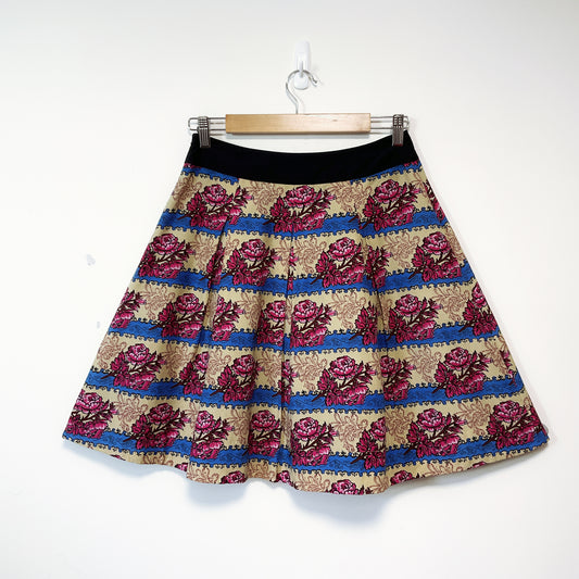 Laura Ashley London - Popular floral pattern short skirt