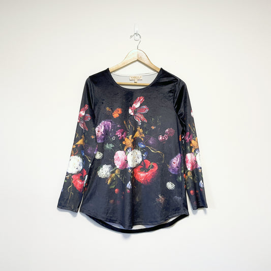 Nabella - Velvet Floral Top