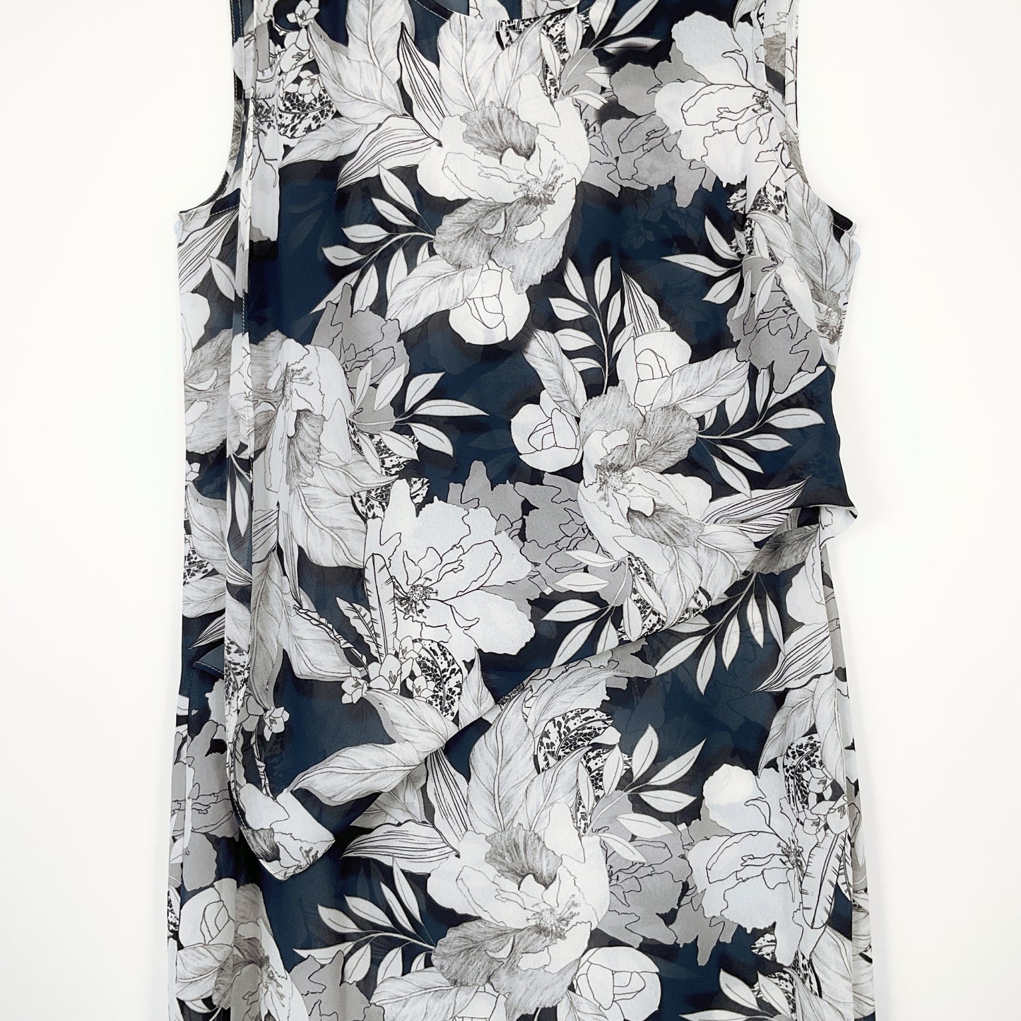 MAX - Sleeveless Black and White Floral Midi Dress