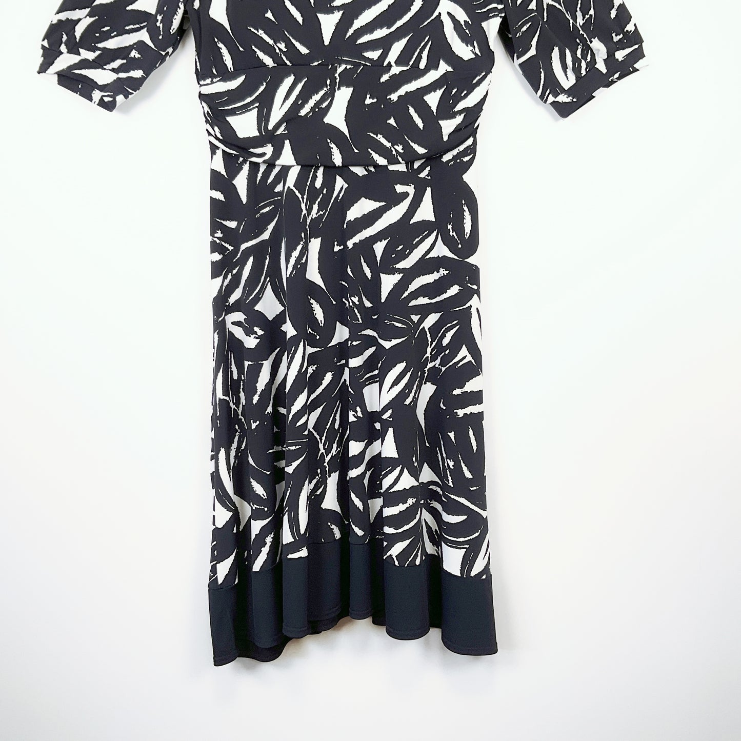 GRACE HILL - Black and White Leaf Print Wrap Dress