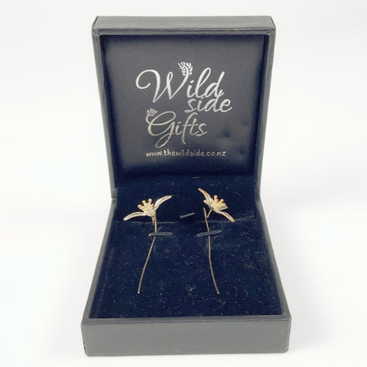 Wildside Gifts - Dainty Flower Earrings