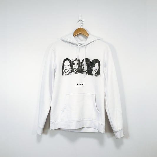 ITZY 2nd World Tour Born To Be - Sweatshirt Hoodie in White