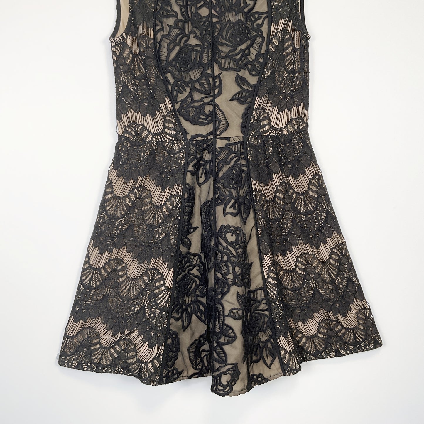 Stylestalker - Elegant Lace Dress