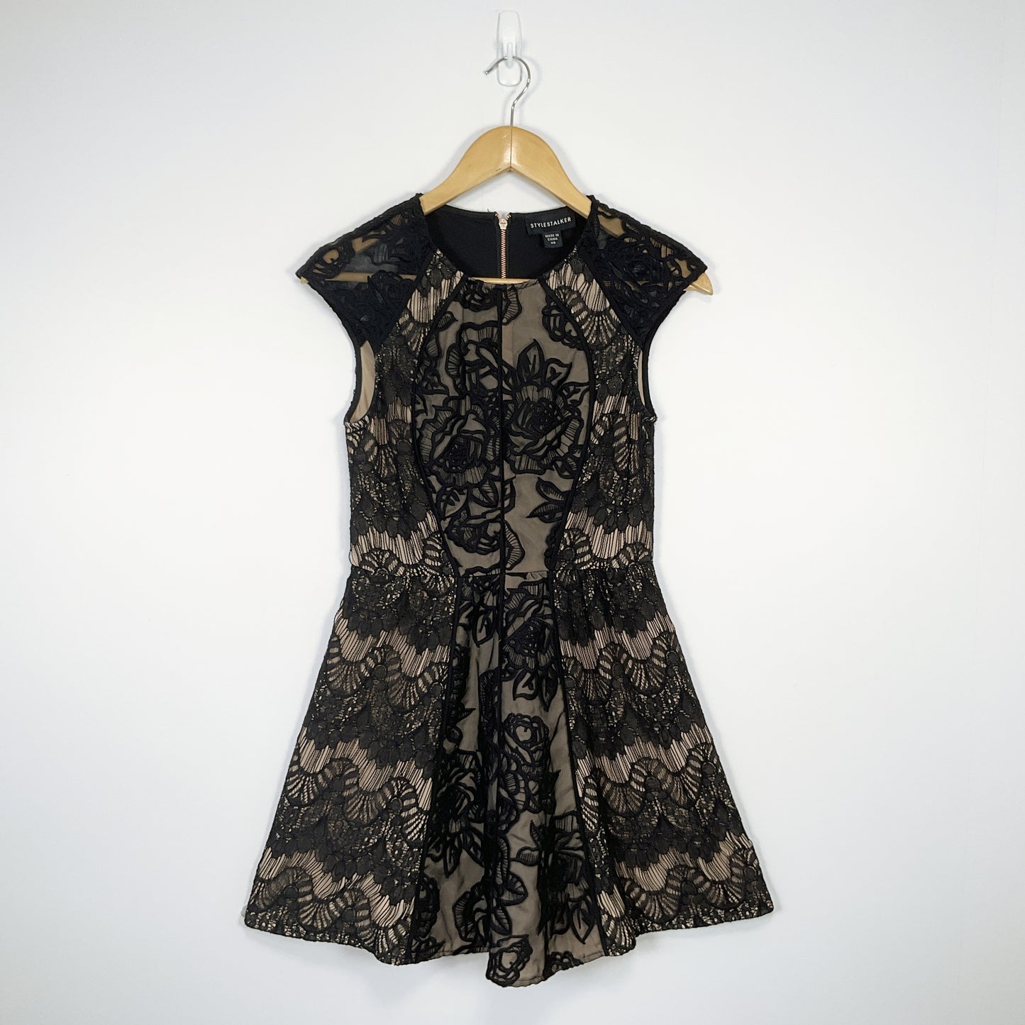 Stylestalker - Elegant Lace Dress
