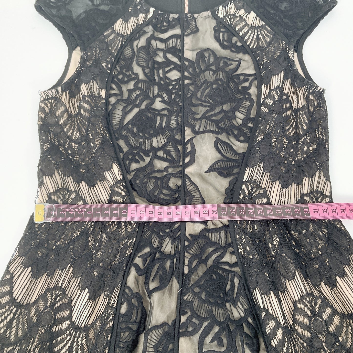 Stylestalker - Elegant Lace Dress