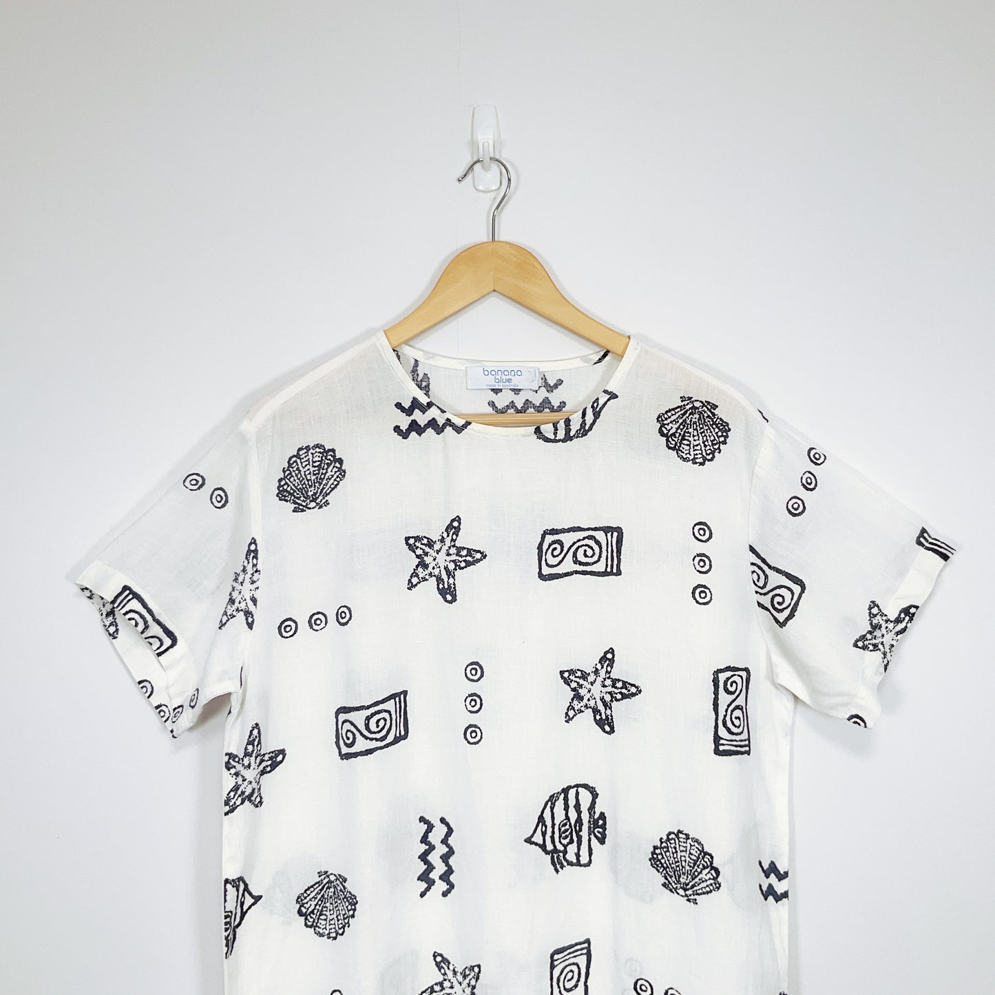 Banana Blue - White Linen Top with Shell and Starfish Print