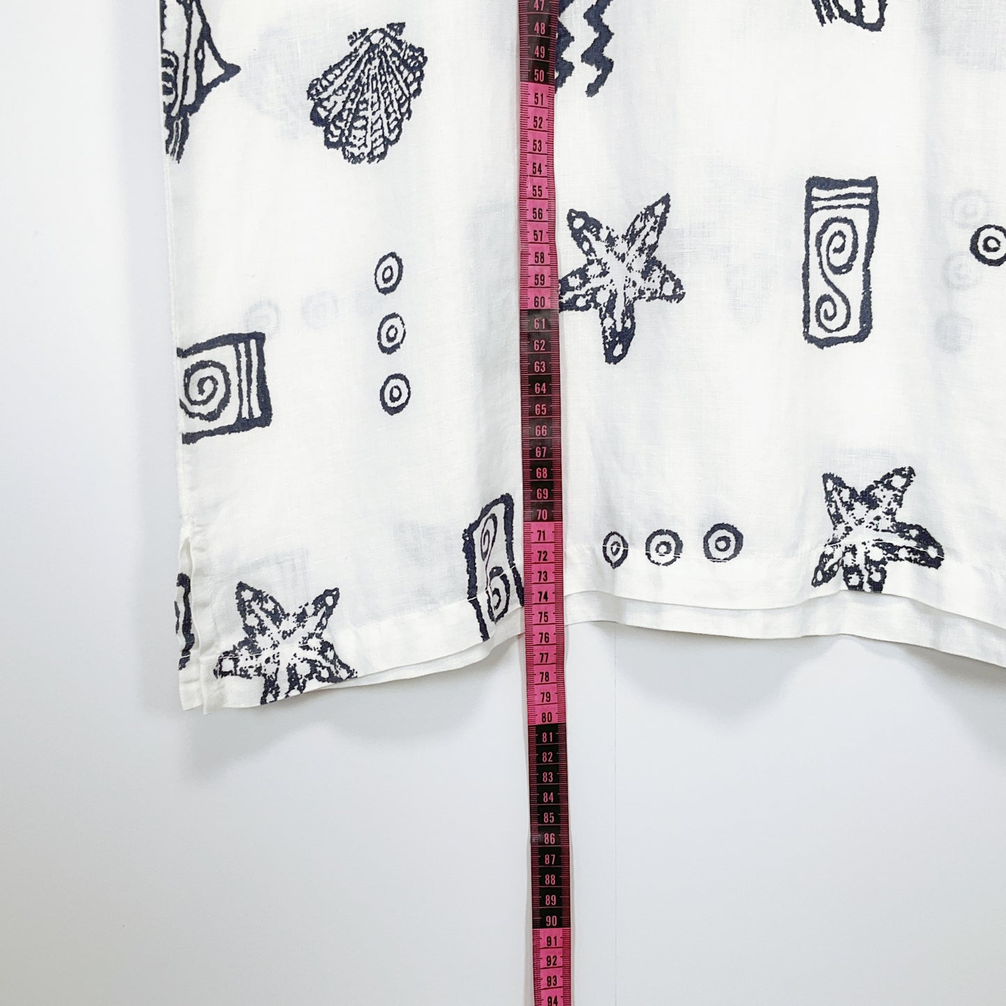 Banana Blue - White Linen Top with Shell and Starfish Print