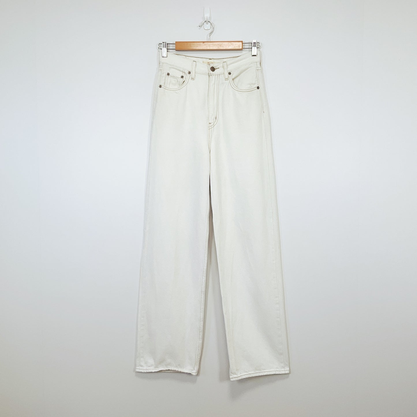 Levi's - White High Loose Jeans