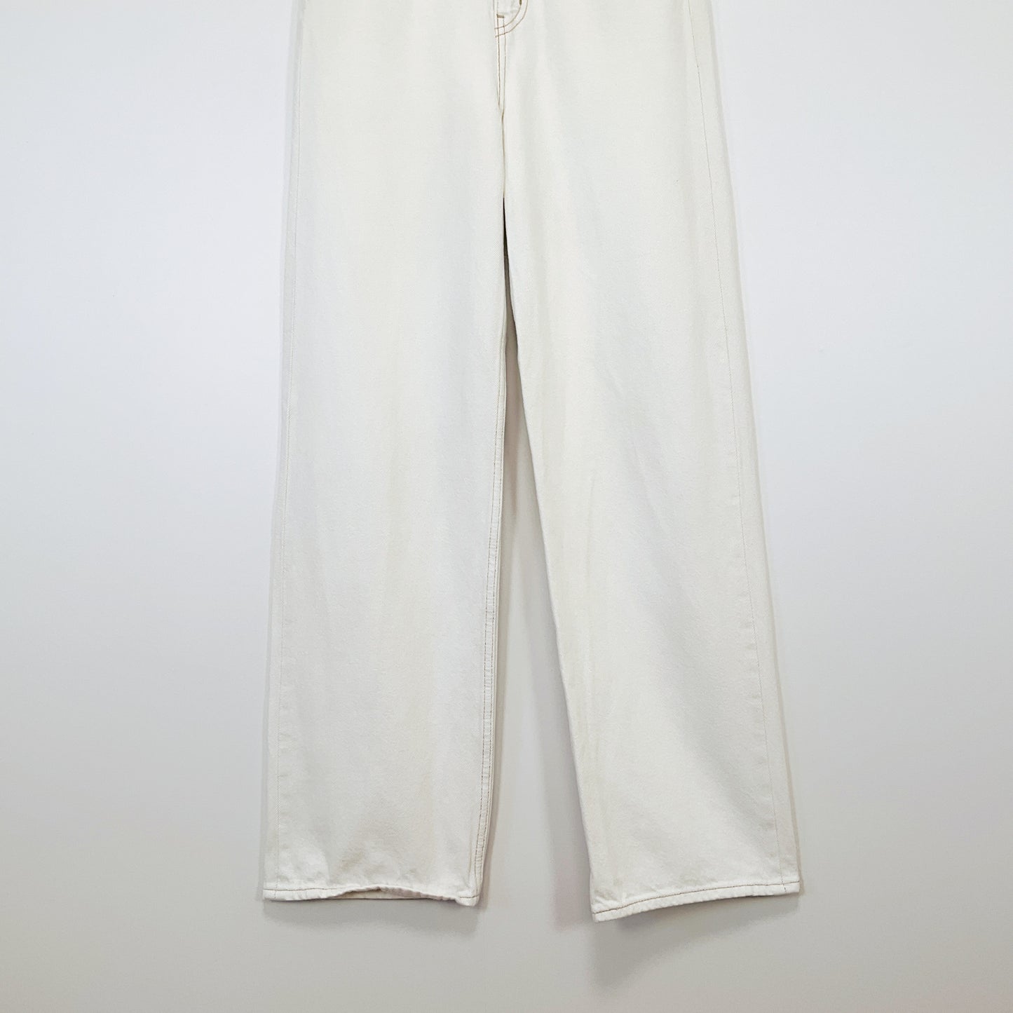 Levi's - White High Loose Jeans
