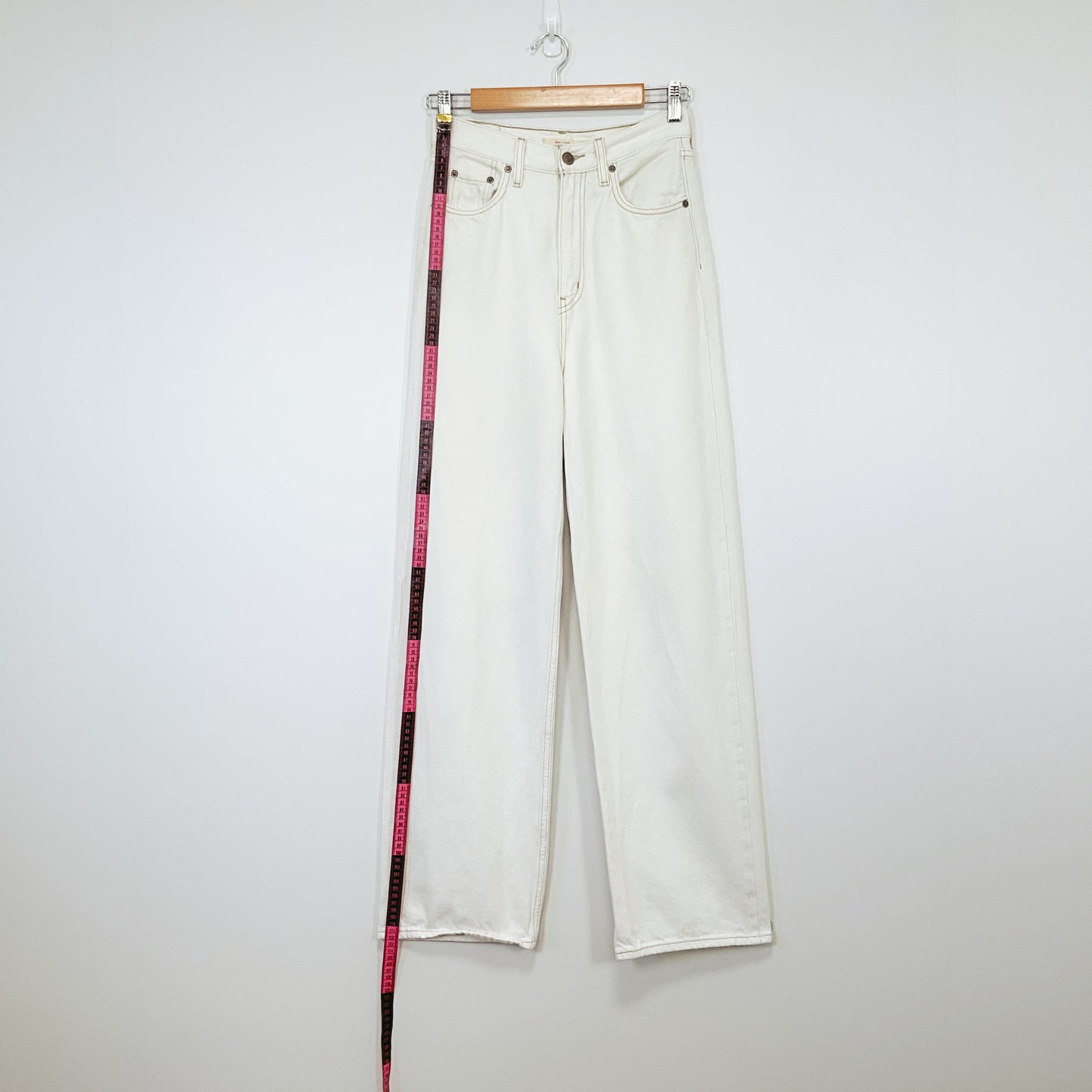 Levi's - White High Loose Jeans