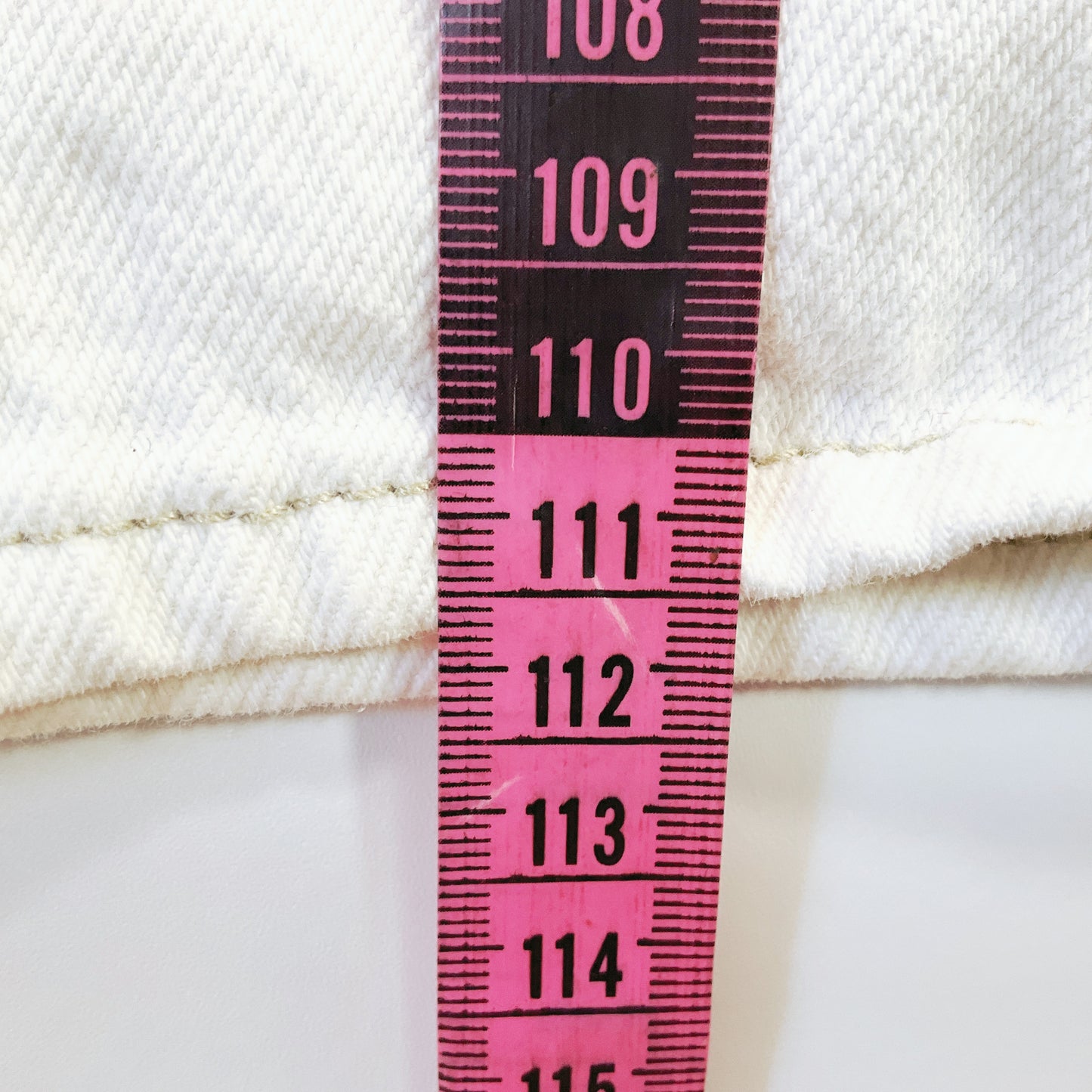 Levi's - White High Loose Jeans