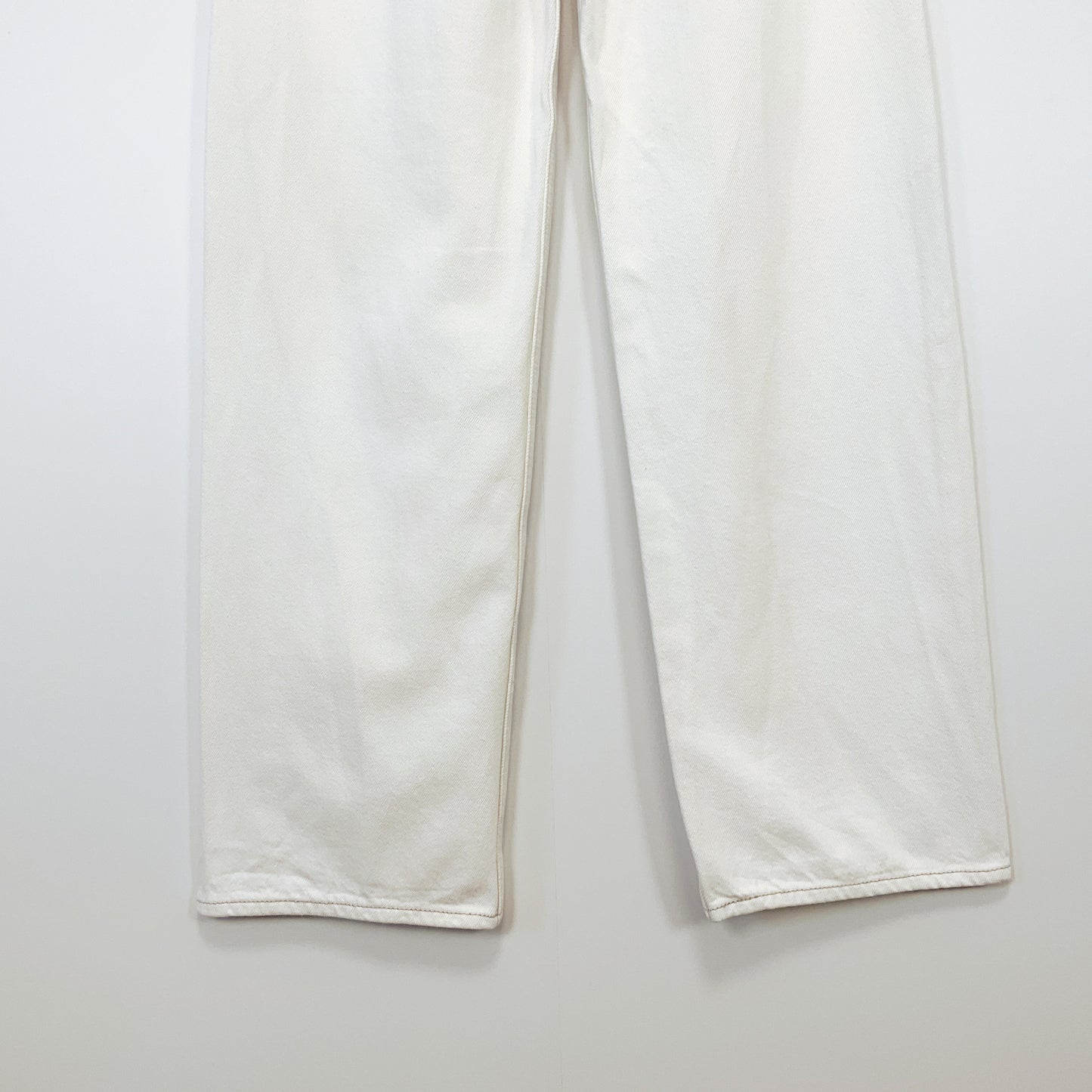 Levi's - White High Loose Jeans